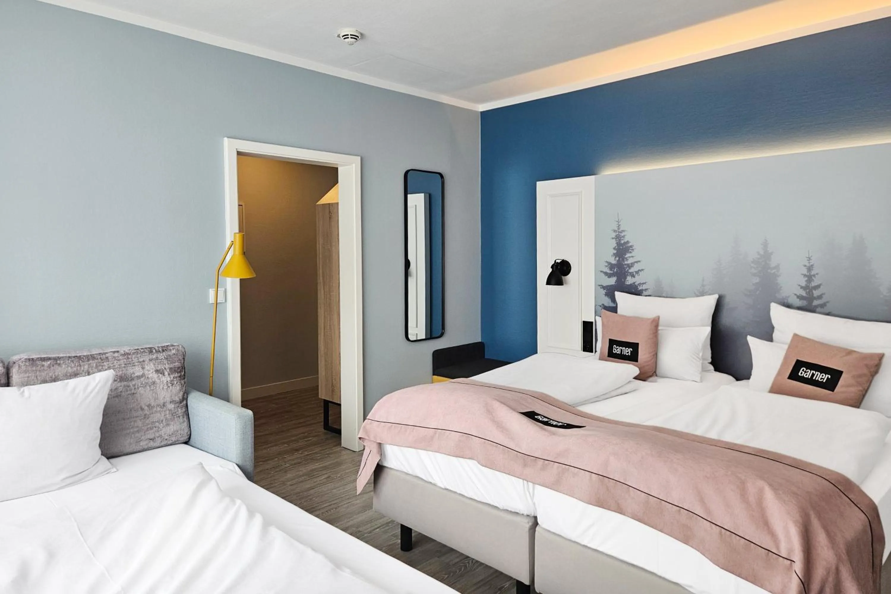 Photo of the whole room, Bed in Garner Hotel Essen - Messe by IHG