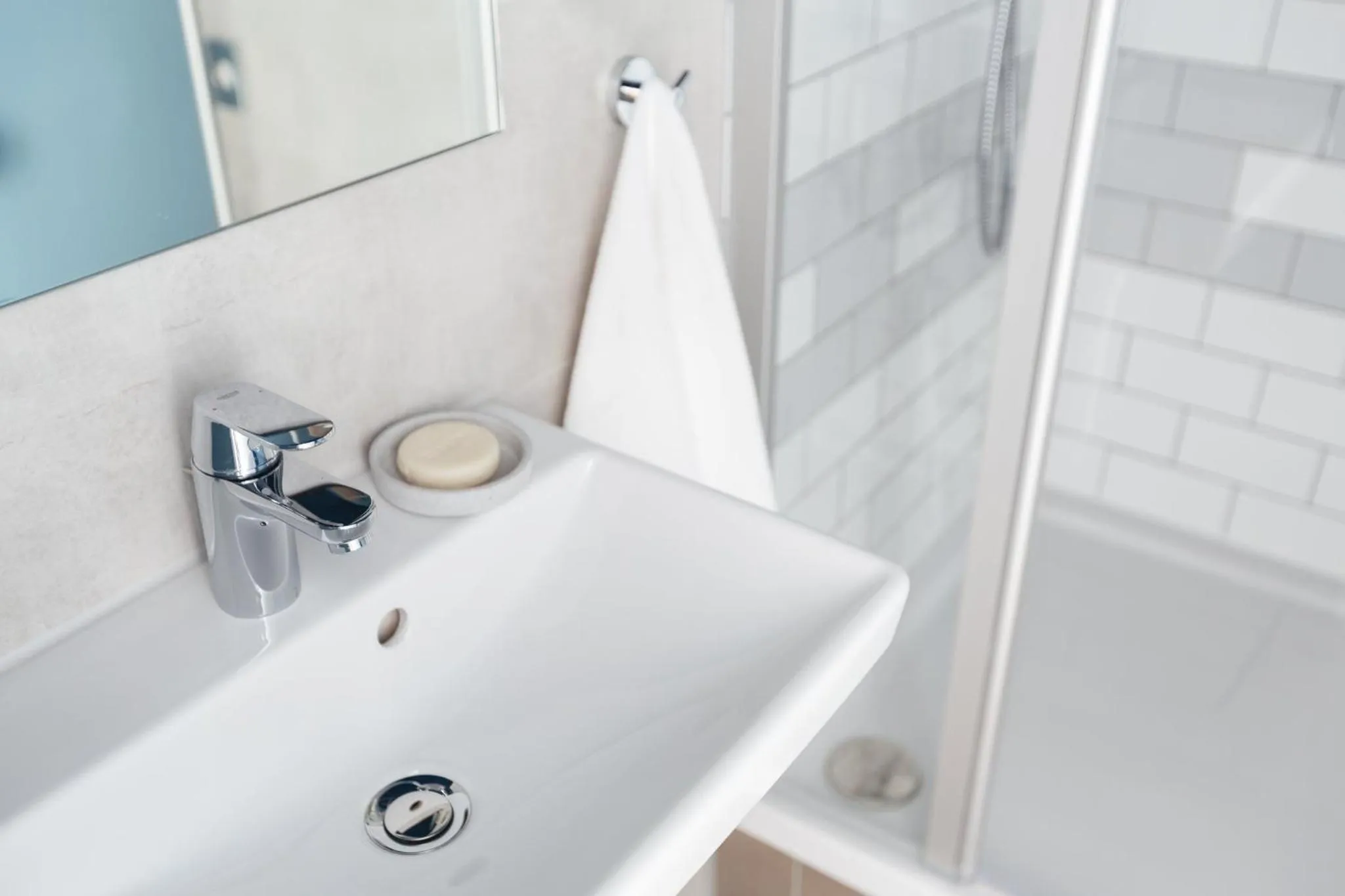 Bathroom in Garner Hotel Essen - Messe by IHG