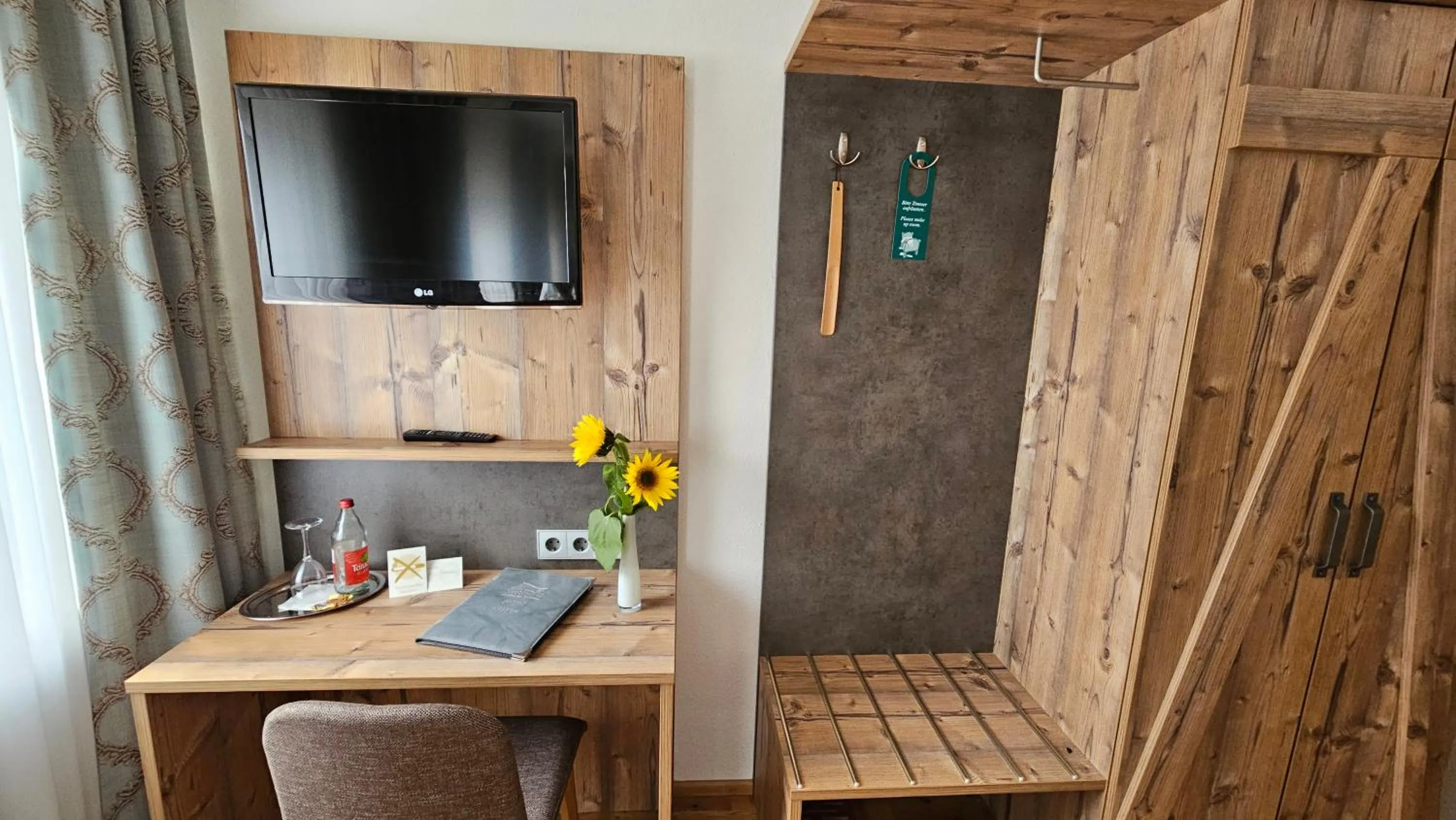 TV and multimedia in Hotel Gasthof Rössle