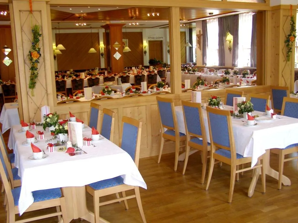 Restaurant/places to eat in Lindenhof Hetzenbach