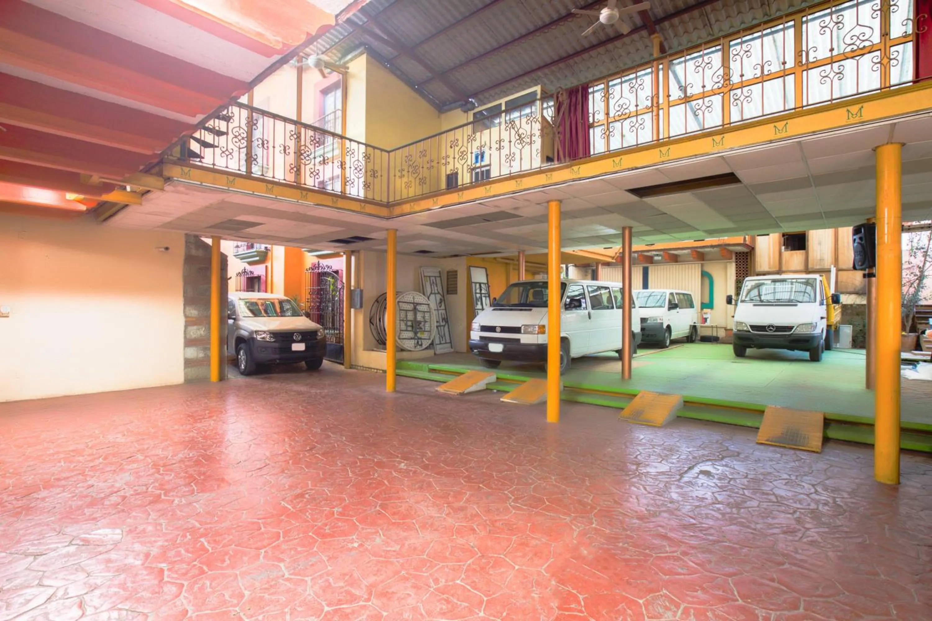 Parking in OYO Hotel Maria Teresa Inn Oaxaca