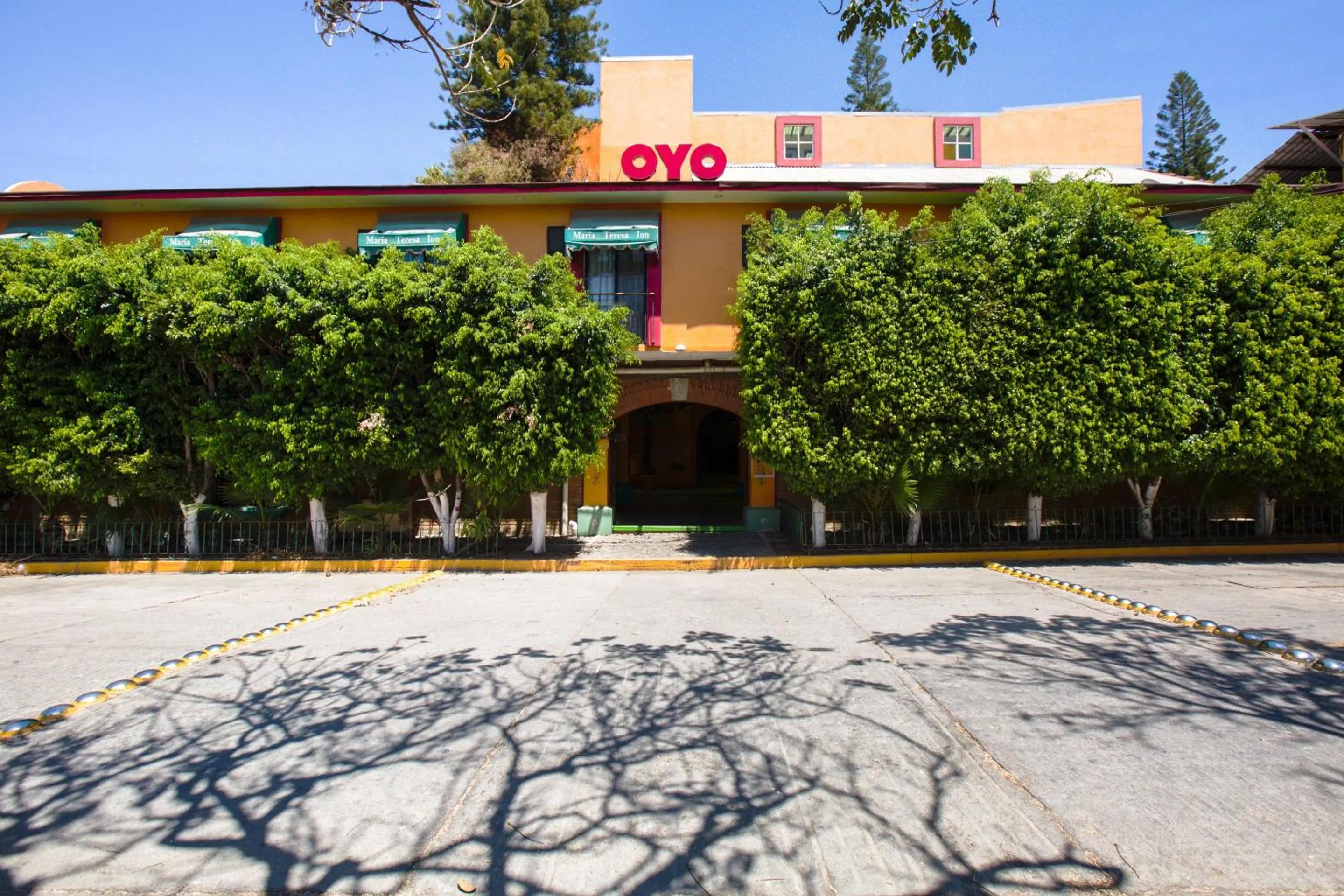 Facade/entrance in OYO Hotel Maria Teresa Inn Oaxaca