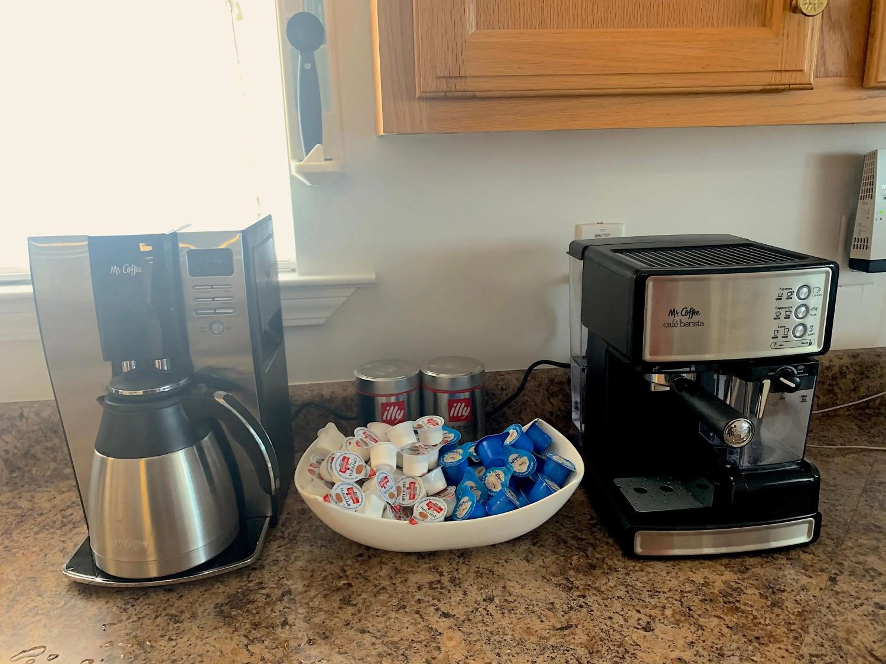 Coffee/tea facilities in 9BR-SLEEPS 19. Amazing Deal!!