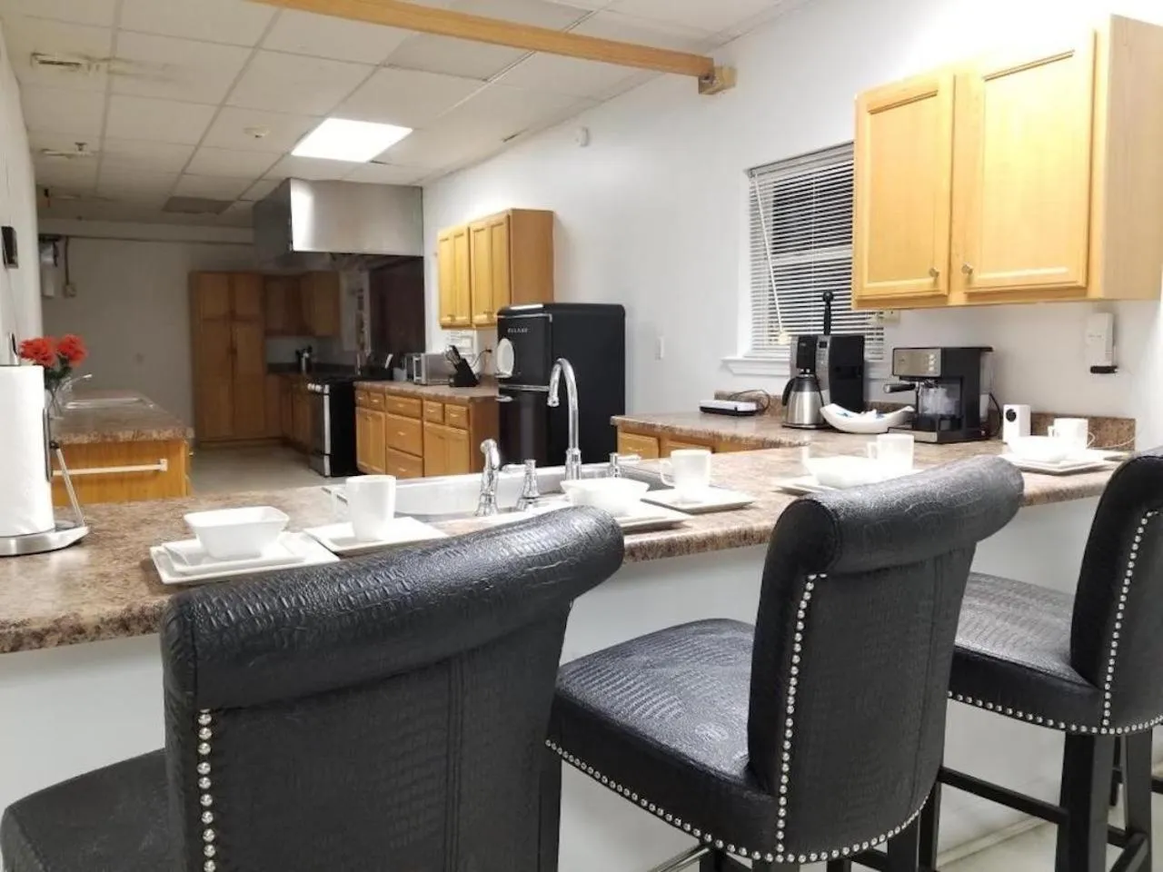 Dining area in 9BR-SLEEPS 19. Amazing Deal!!