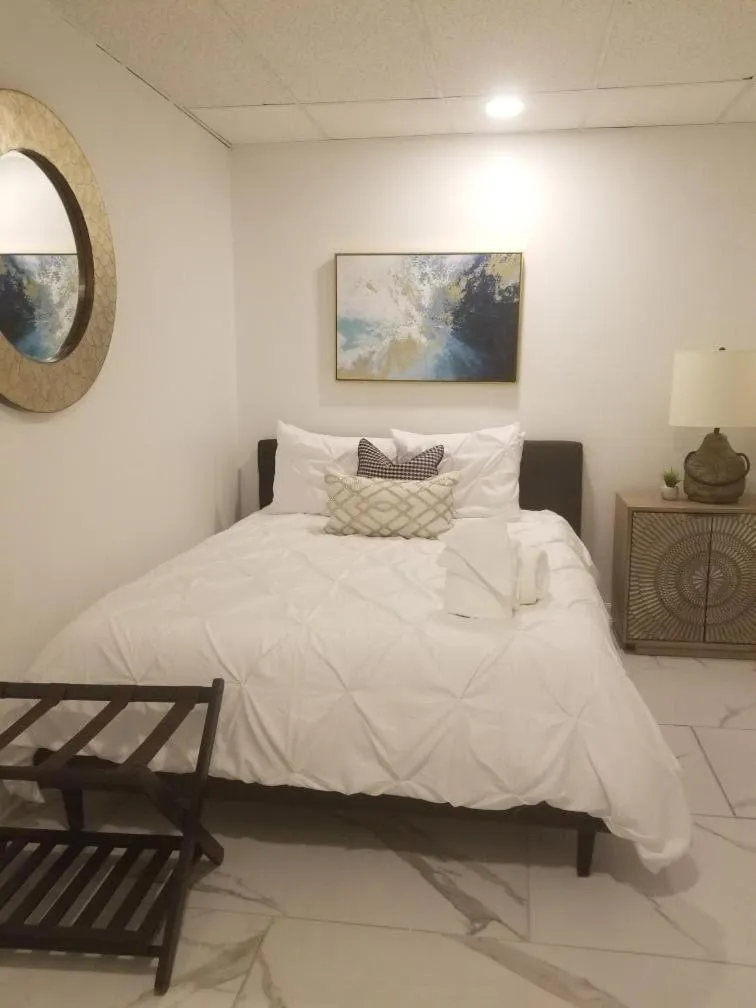 Bed in 9BR-SLEEPS 19. Amazing Deal!!