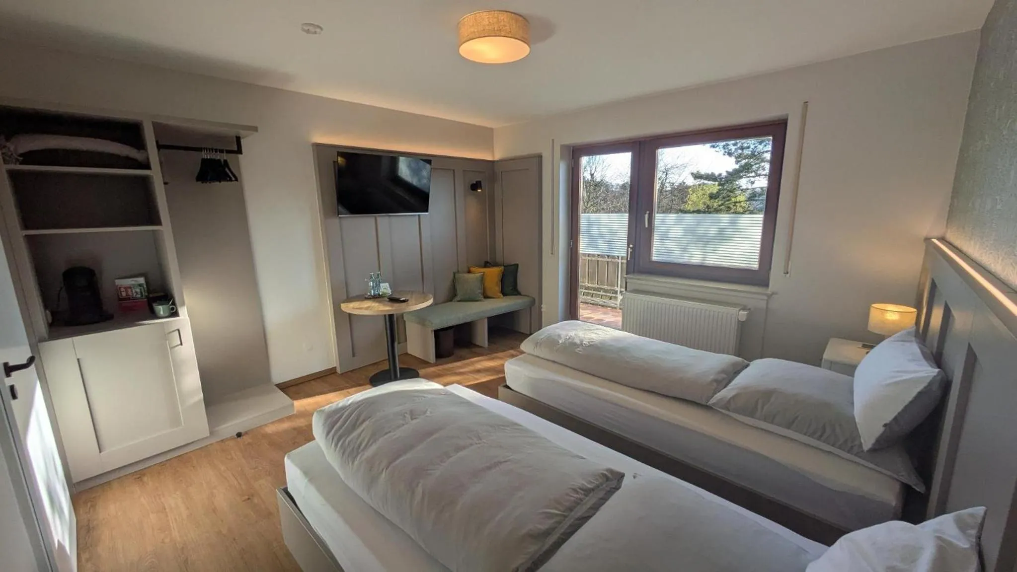 Bed in Landhotel Sonneneck - Breuna im Naturpark