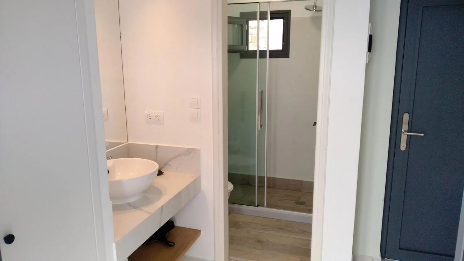 Bathroom in Minois Boutique Hotel