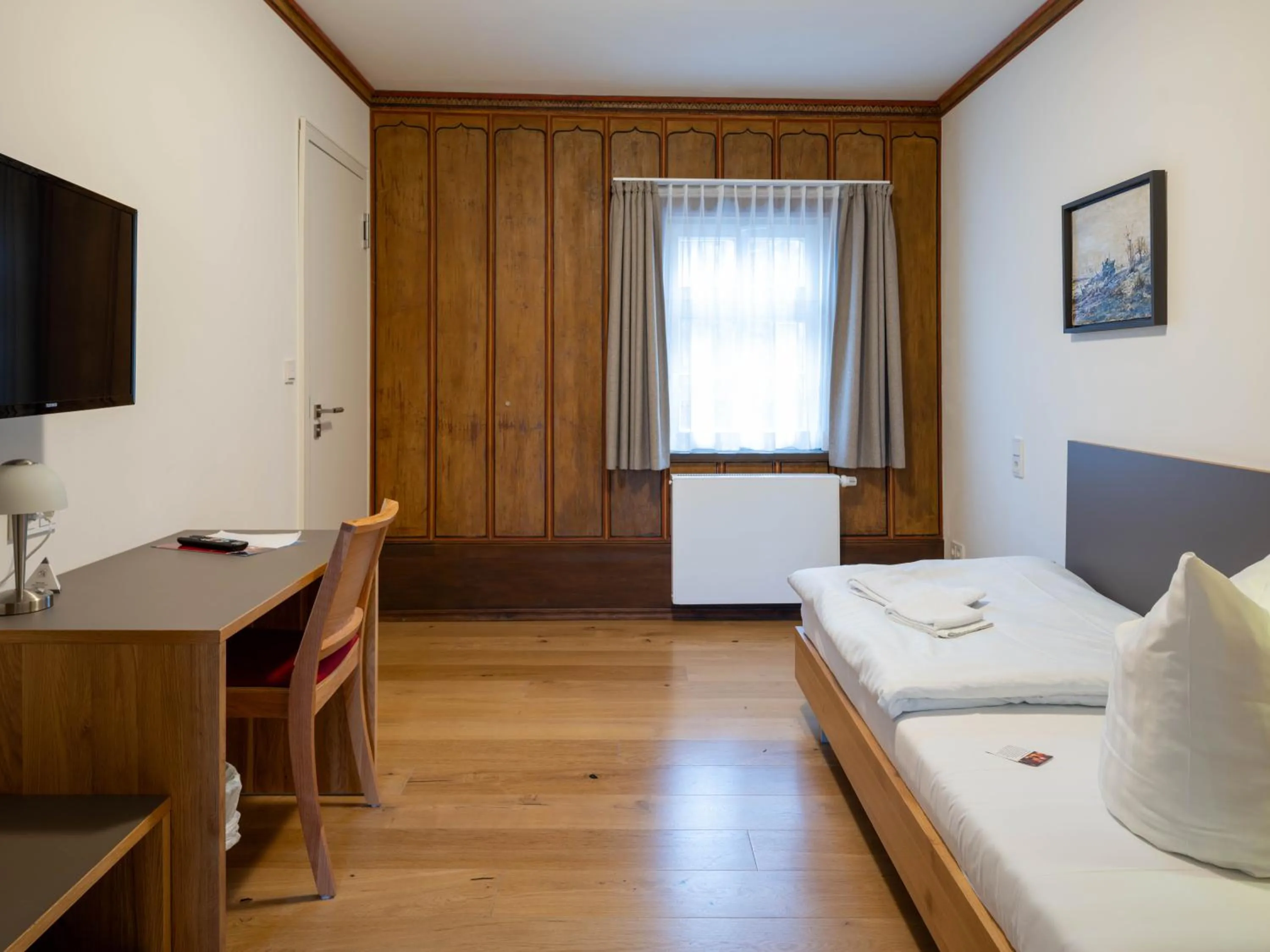 Photo of the whole room, Bed in Gästehaus Nikolai