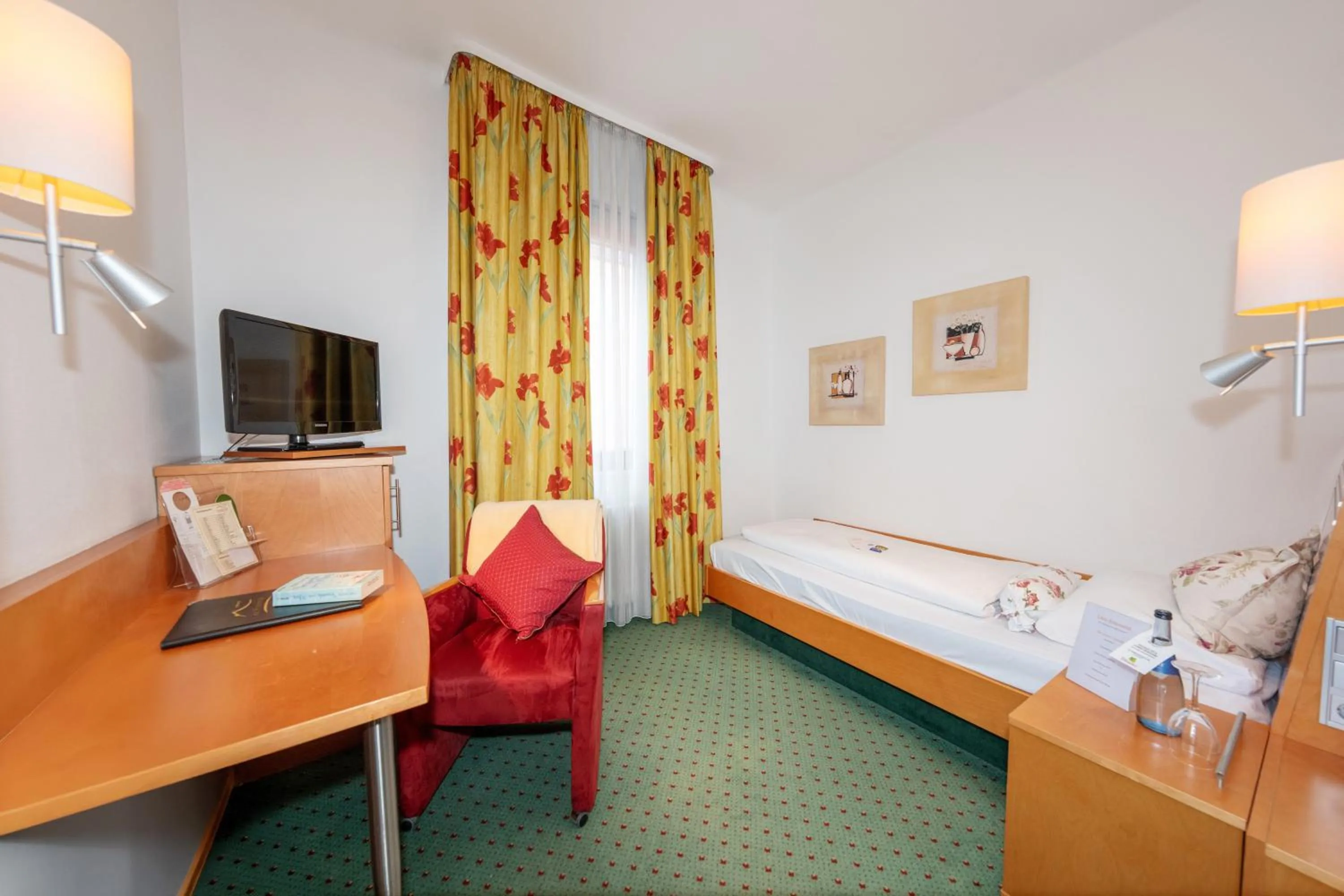 Bed in Hotel Kloster Hirsau