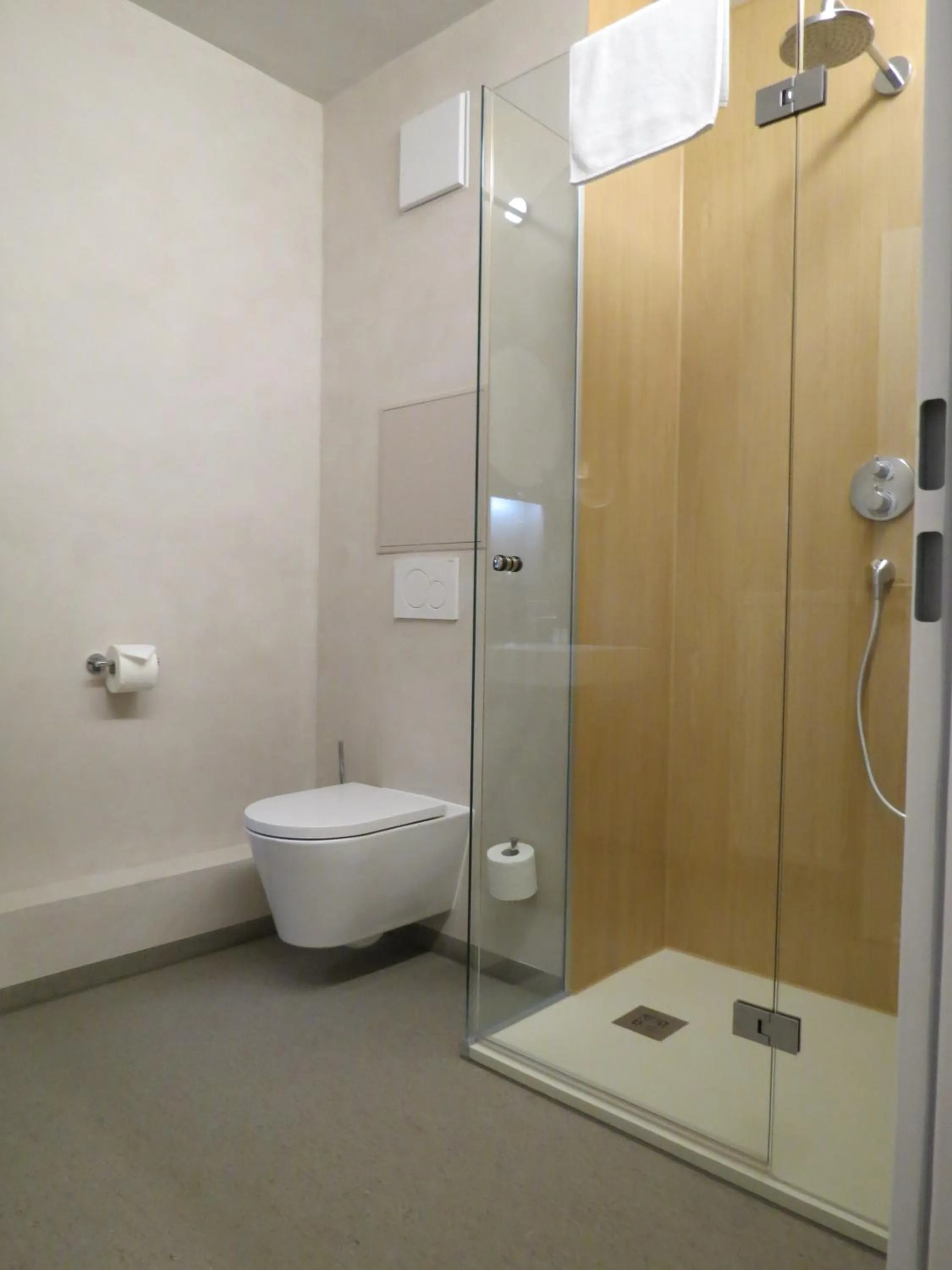 Shower in Hotel Neuthor