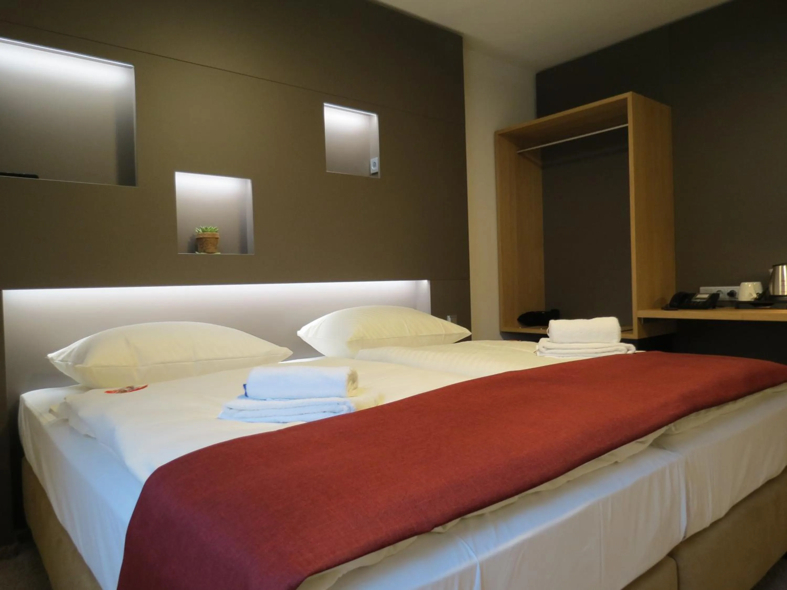 Bed in Hotel Neuthor