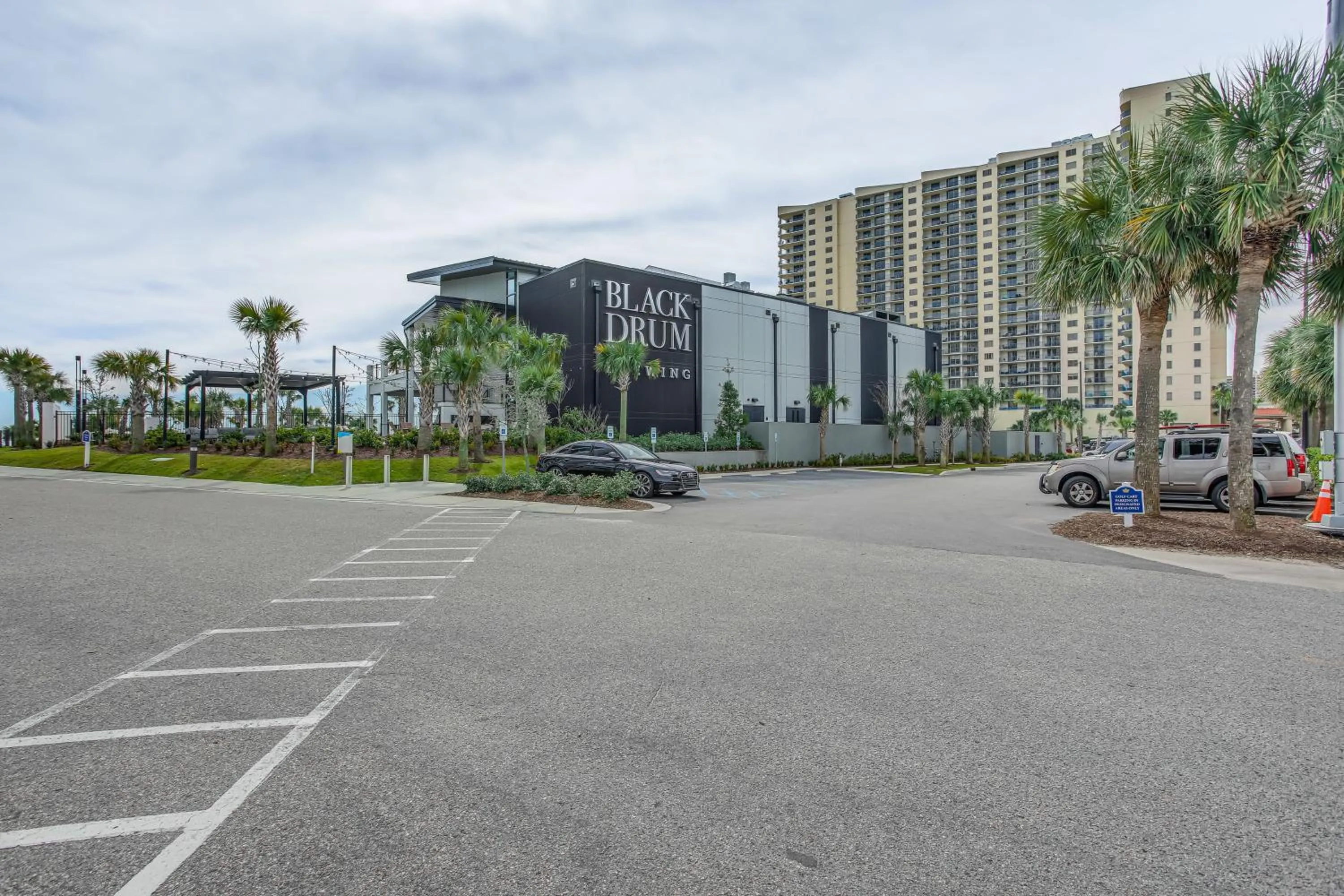 Warm Weather Escape with Pool Access in Myrtle Beach