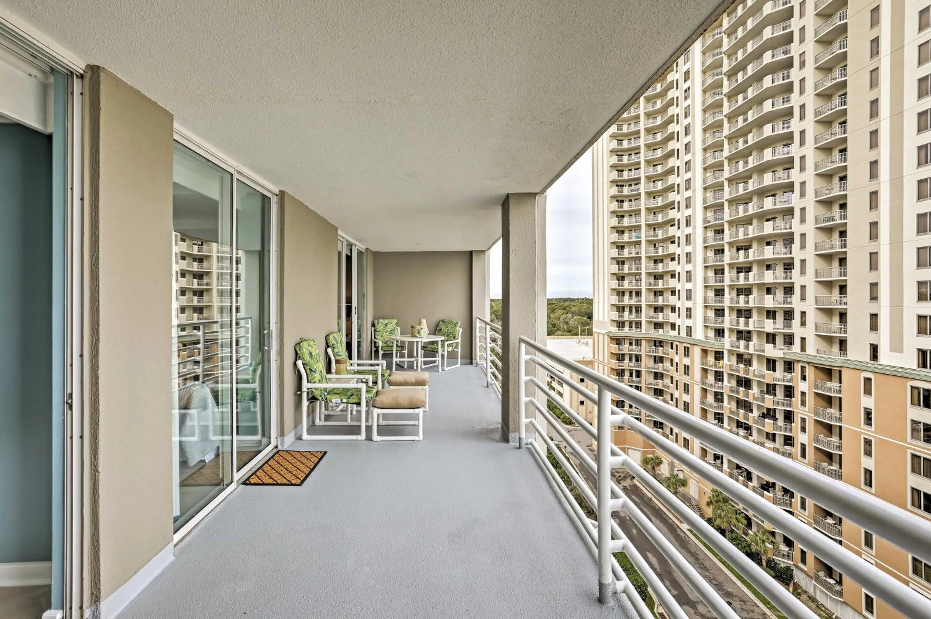 Warm Weather Escape with Pool Access in Myrtle Beach