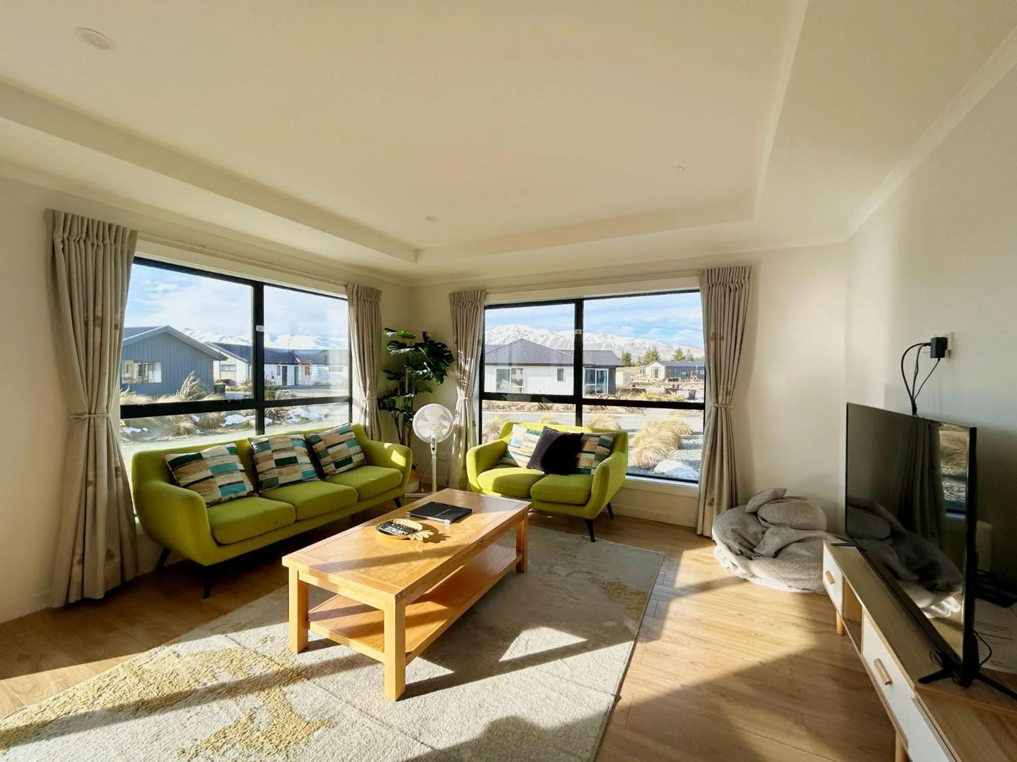 Living room in Alpine Star