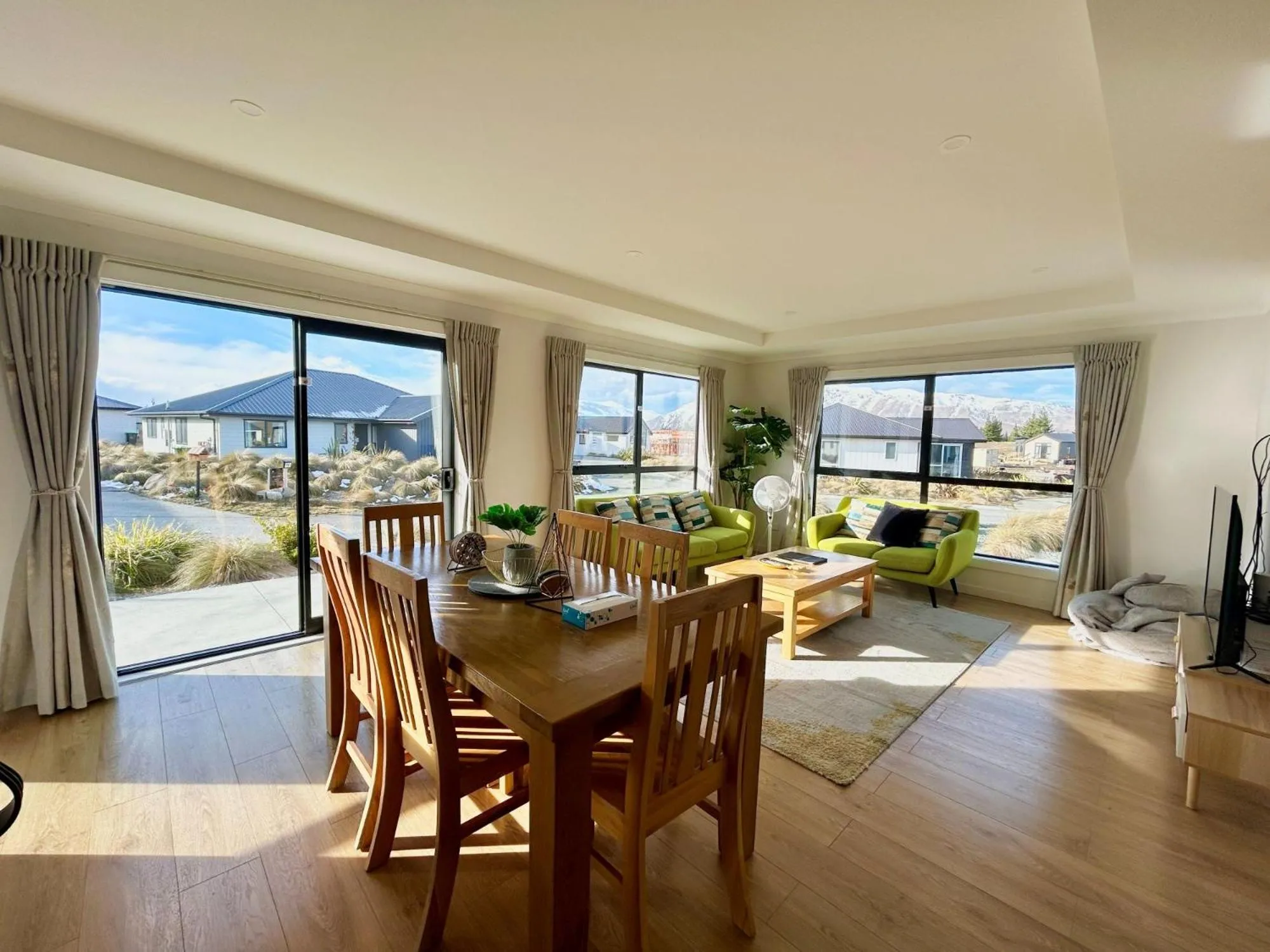 Living room in Alpine Star