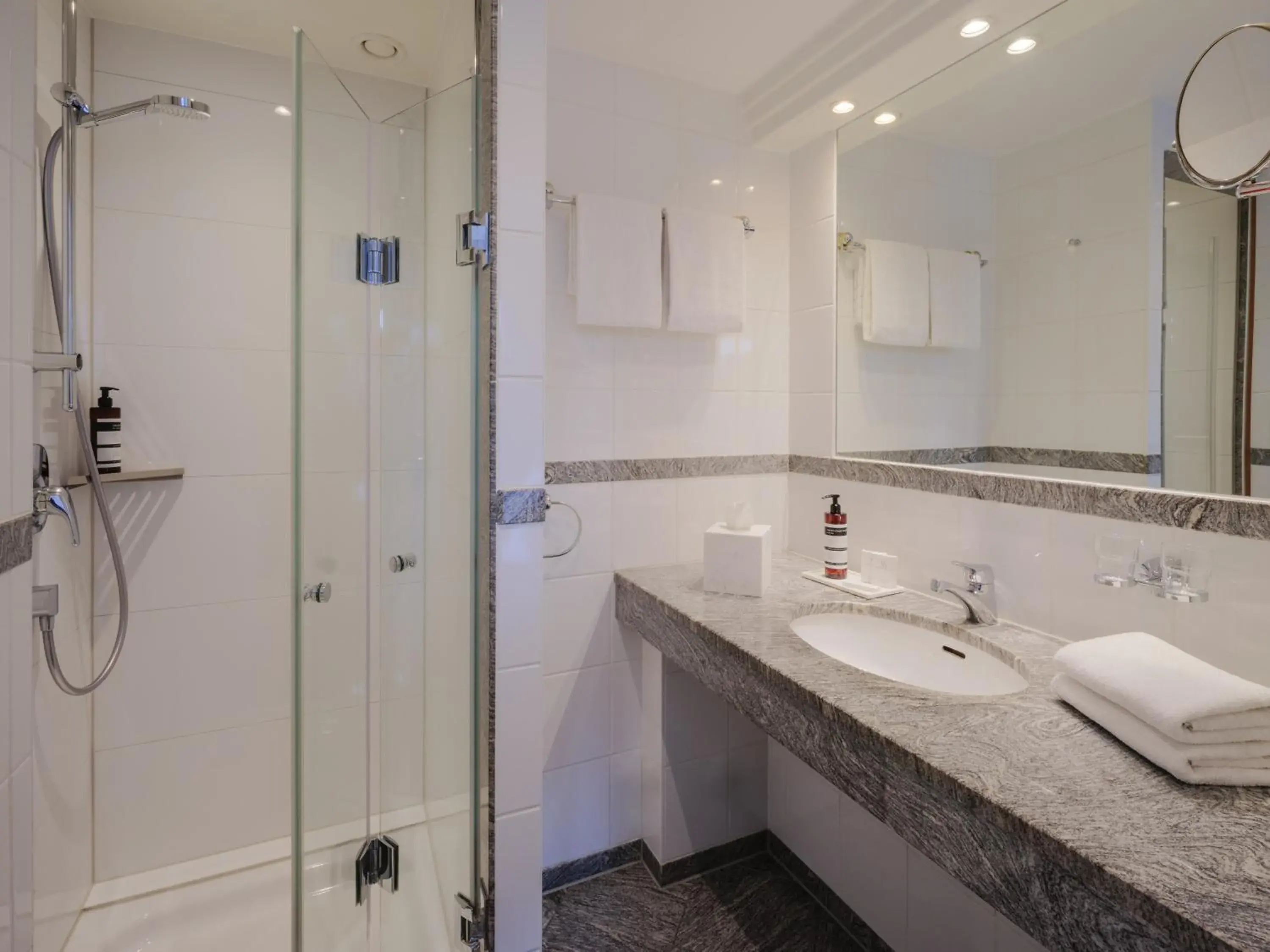 Bed in Classik Hotel Hackescher Markt - Self Check In Bed in Classik Hotel Hackescher Markt - Self Check In