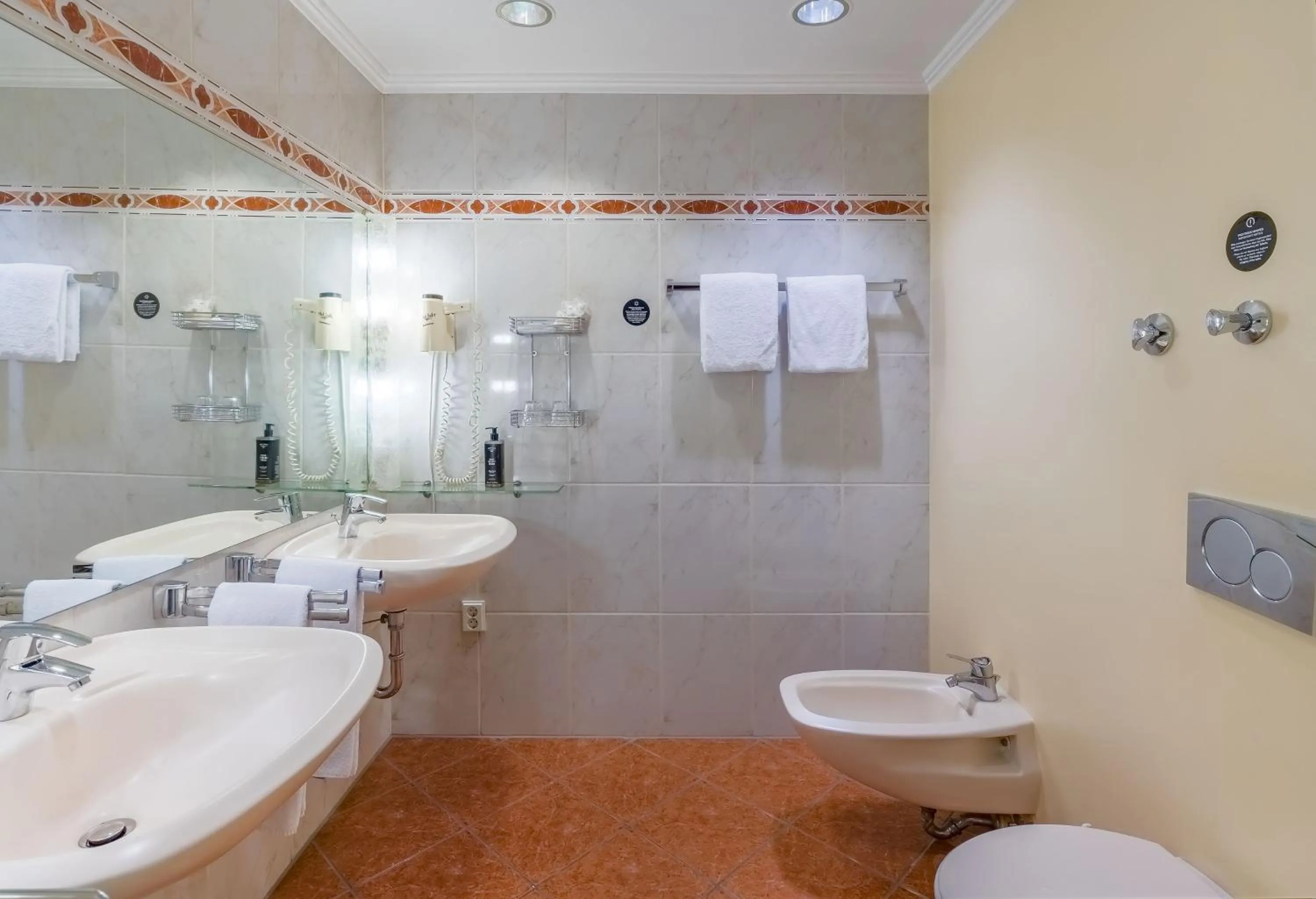 Shower in rugs HOTEL Köln