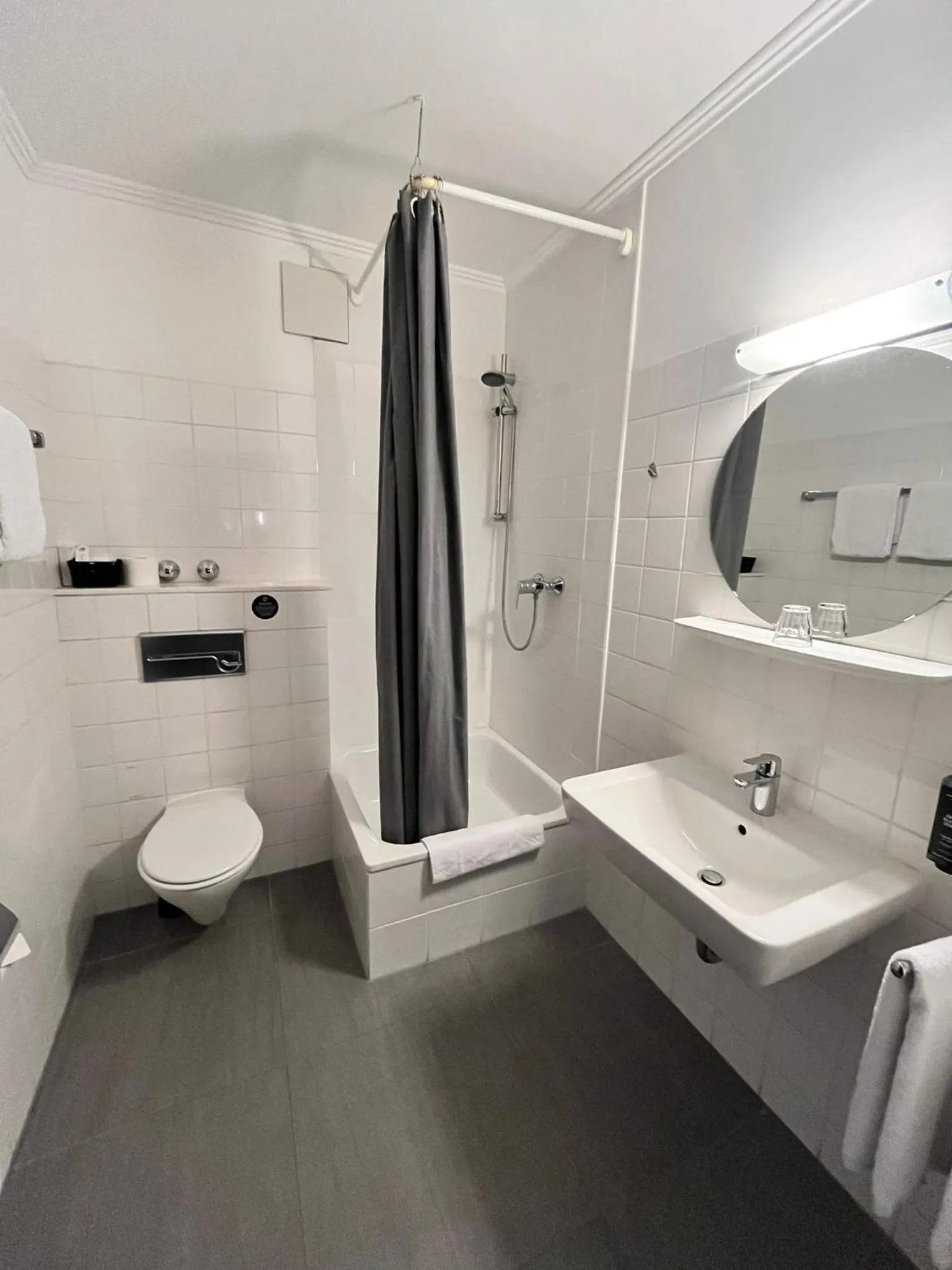 Shower in rugs HOTEL Köln