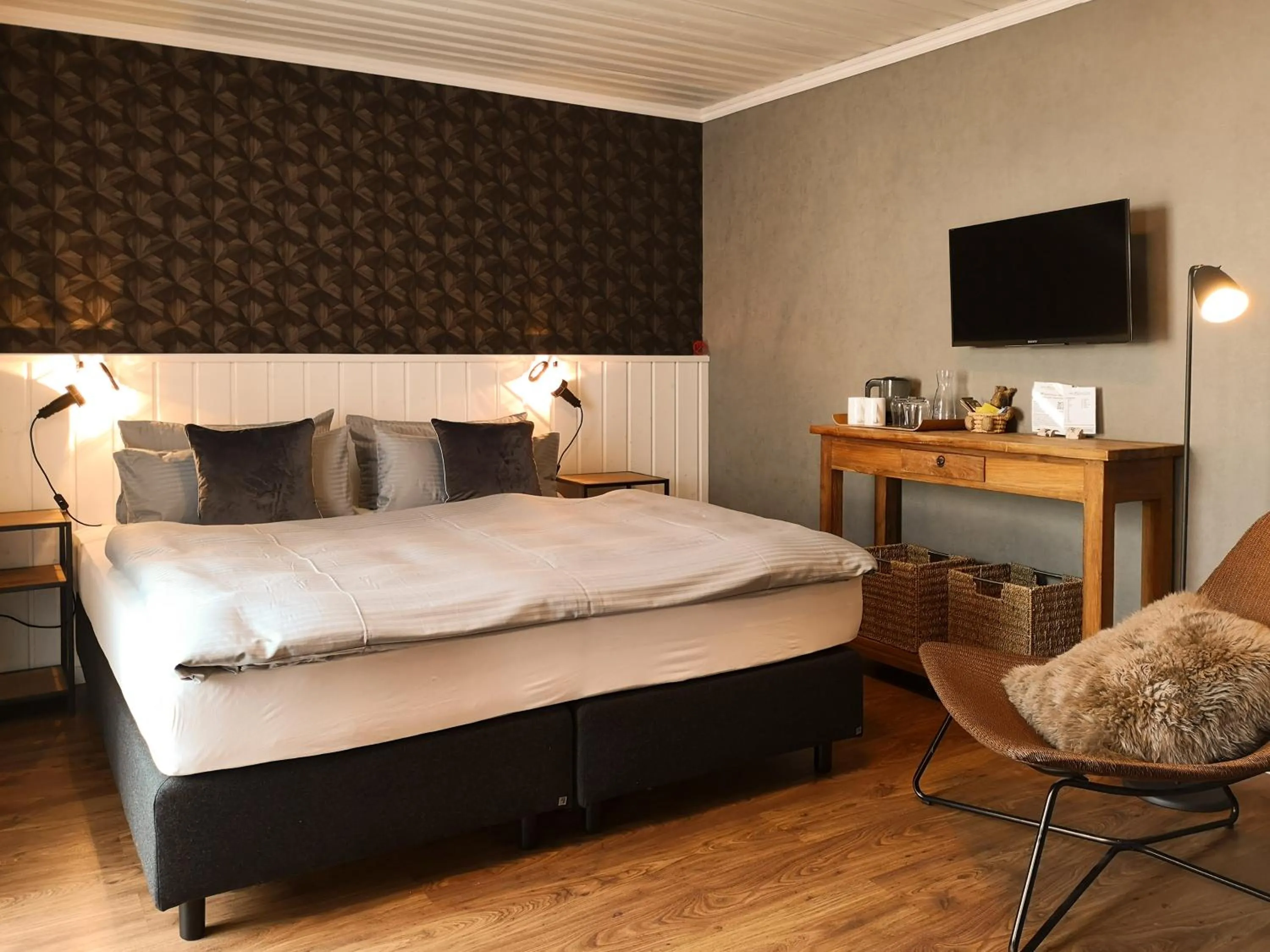 Standard Double Room with Balcony and Street View in Dreimäderlhaus - Das vegetarische Boutique Hotel