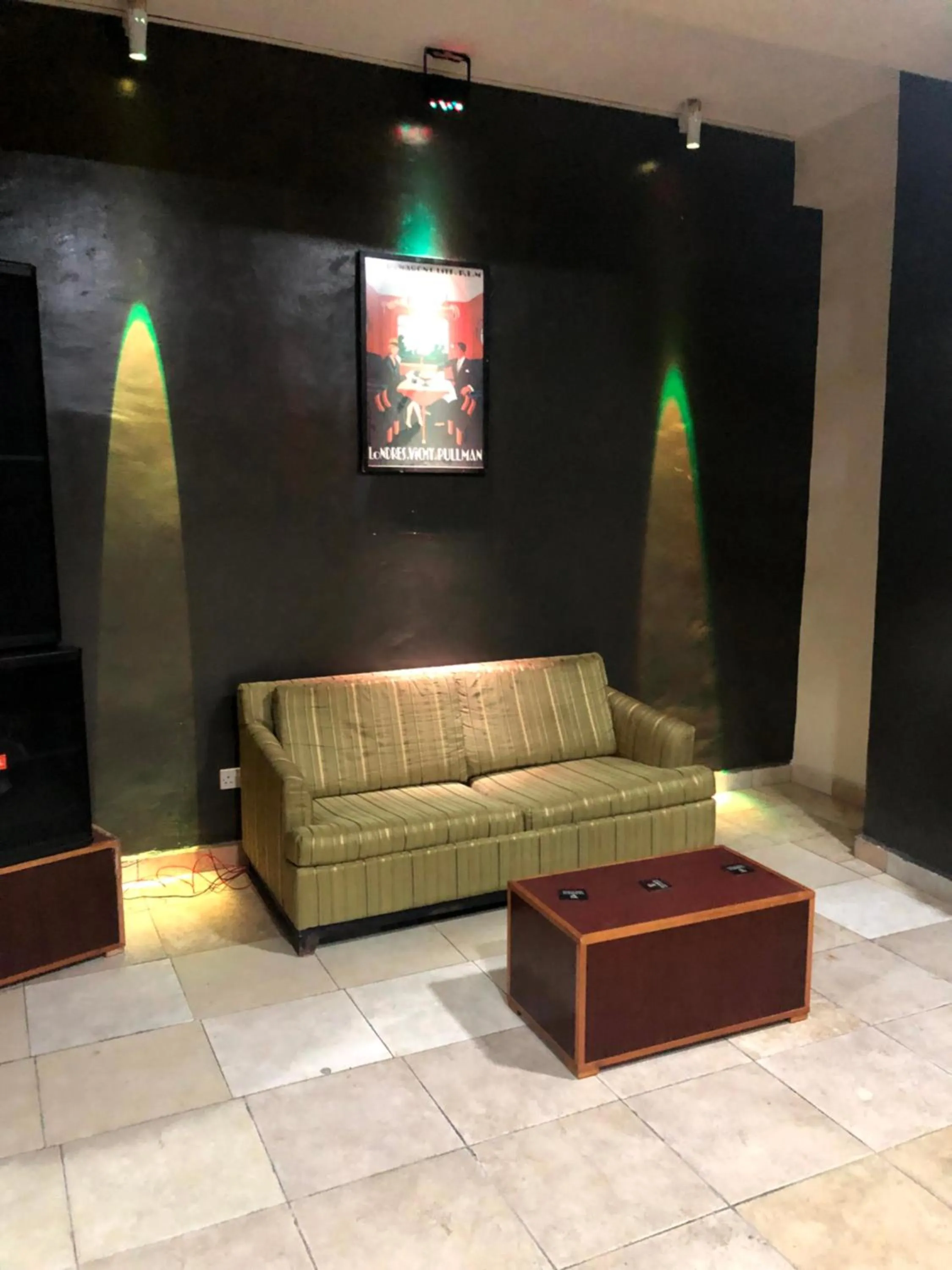 Communal lounge/ TV room in HOTEL MALLIKA COMPANY, SL