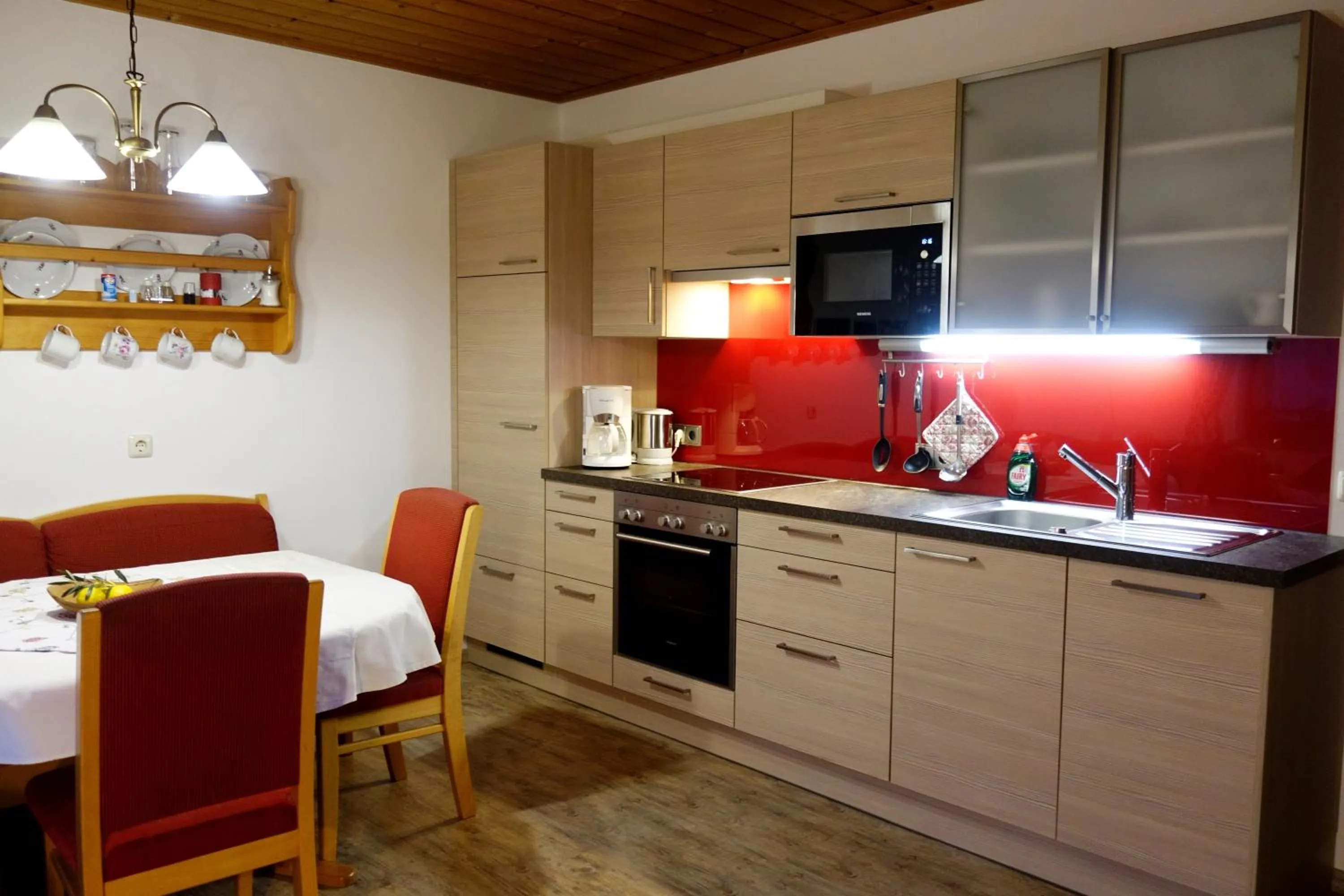 Kitchen or kitchenette in Ferienwohnung Inge Gapp