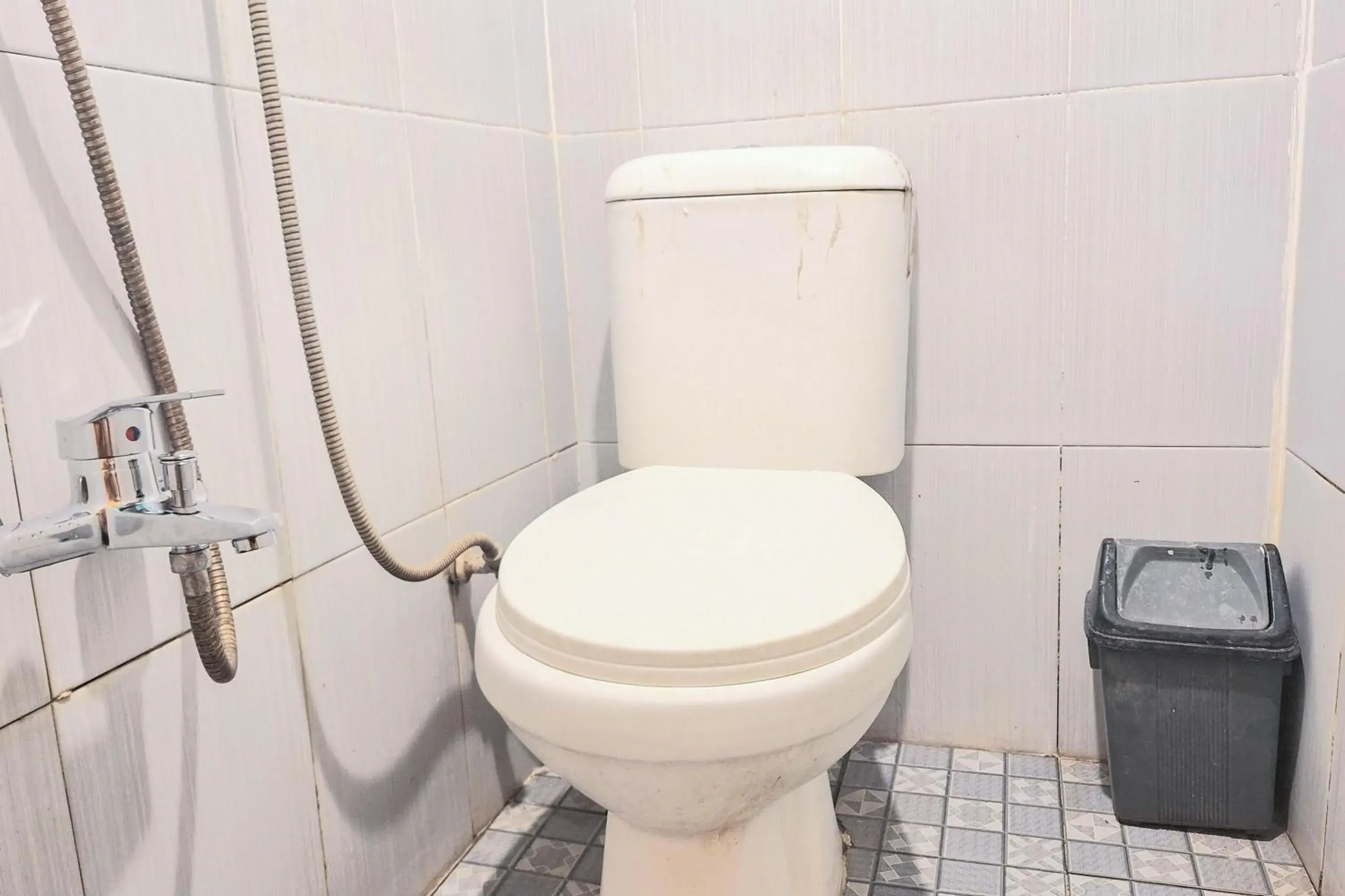 Bathroom in Handira Homestay Syariah Padang RedPartner Bathroom in Handira Homestay Syariah Padang RedPartner