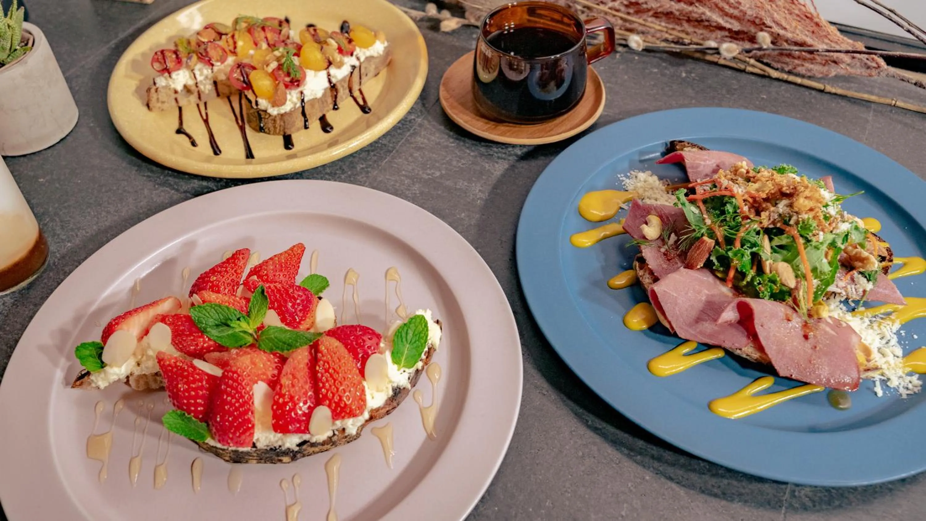 Breakfast in BnA WALL