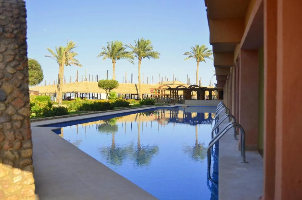 Sea Beach Edge By Rotana