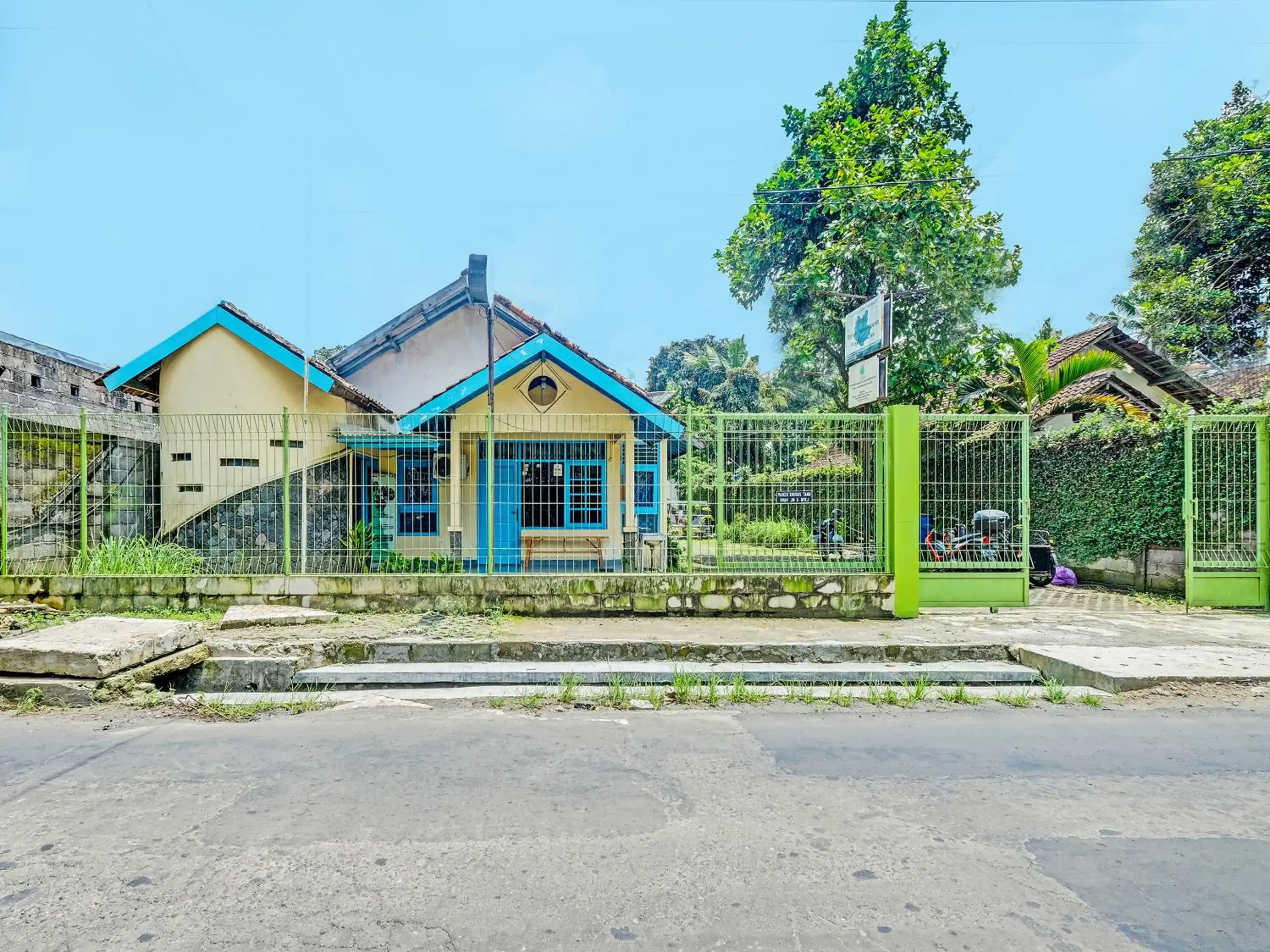 Property building in Hotel O Omah Jm Property building in Hotel O Omah Jm
