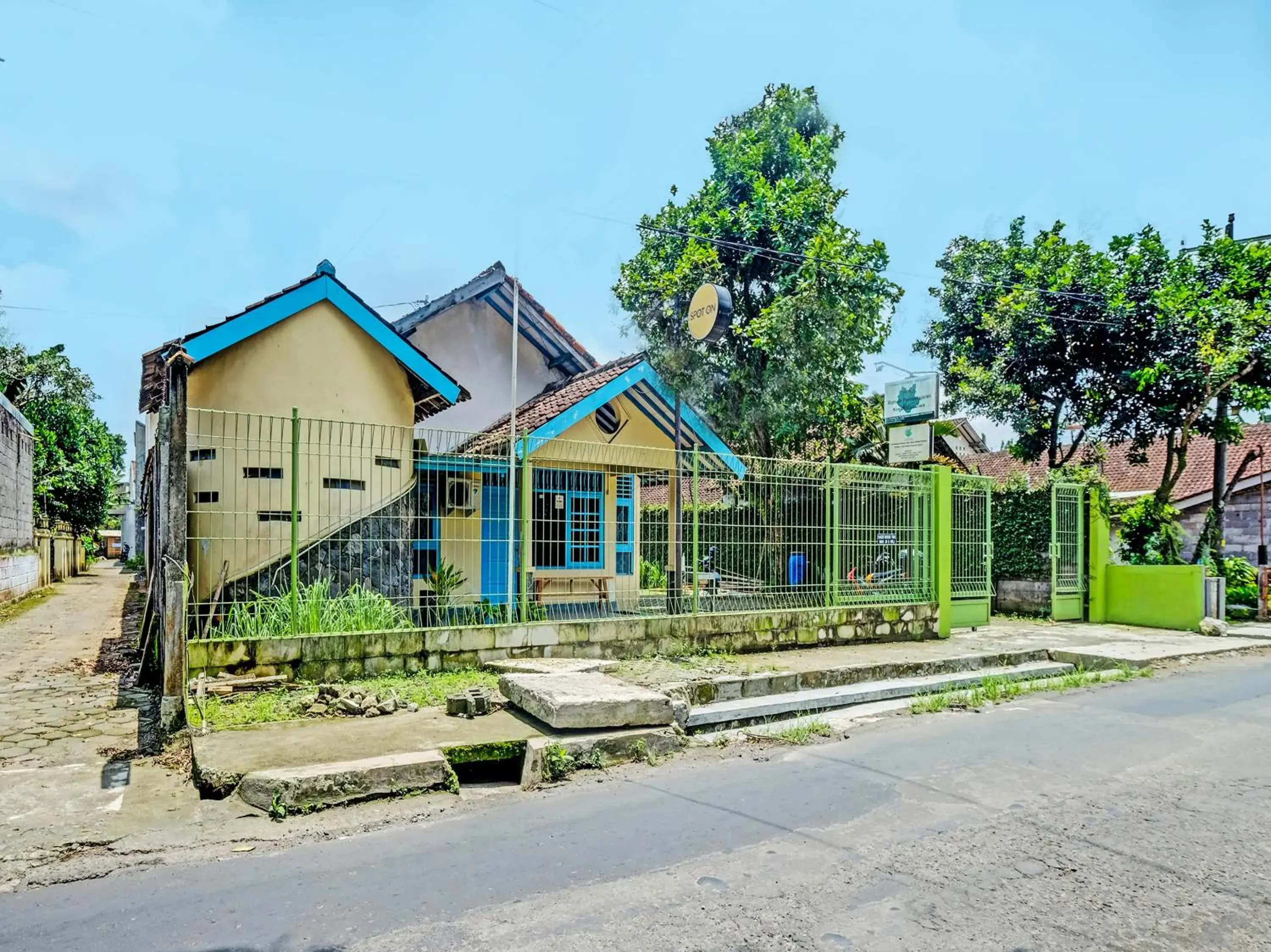 Property building in Hotel O Omah Jm Property building in Hotel O Omah Jm