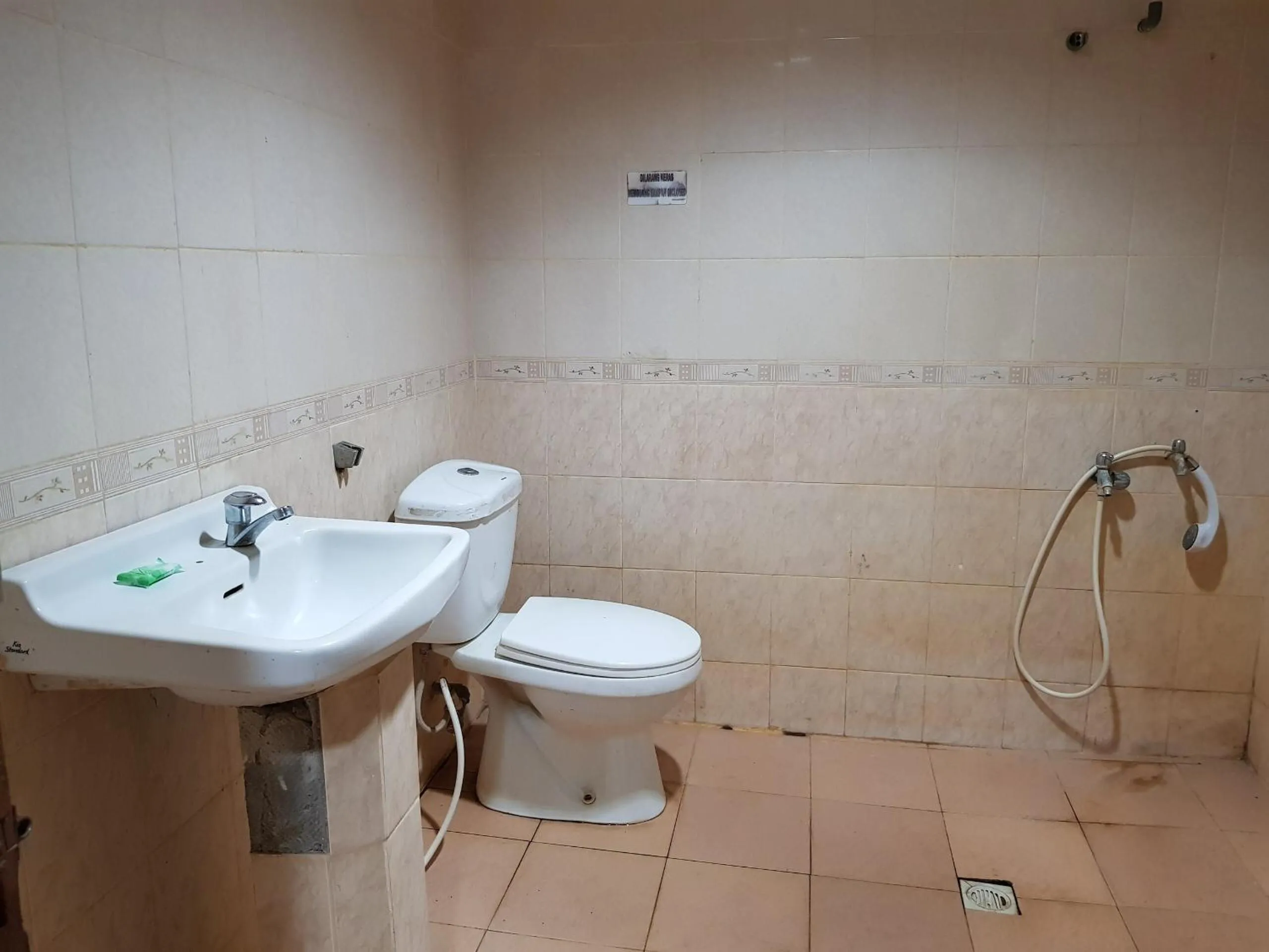 Bathroom in Hotel O Istana