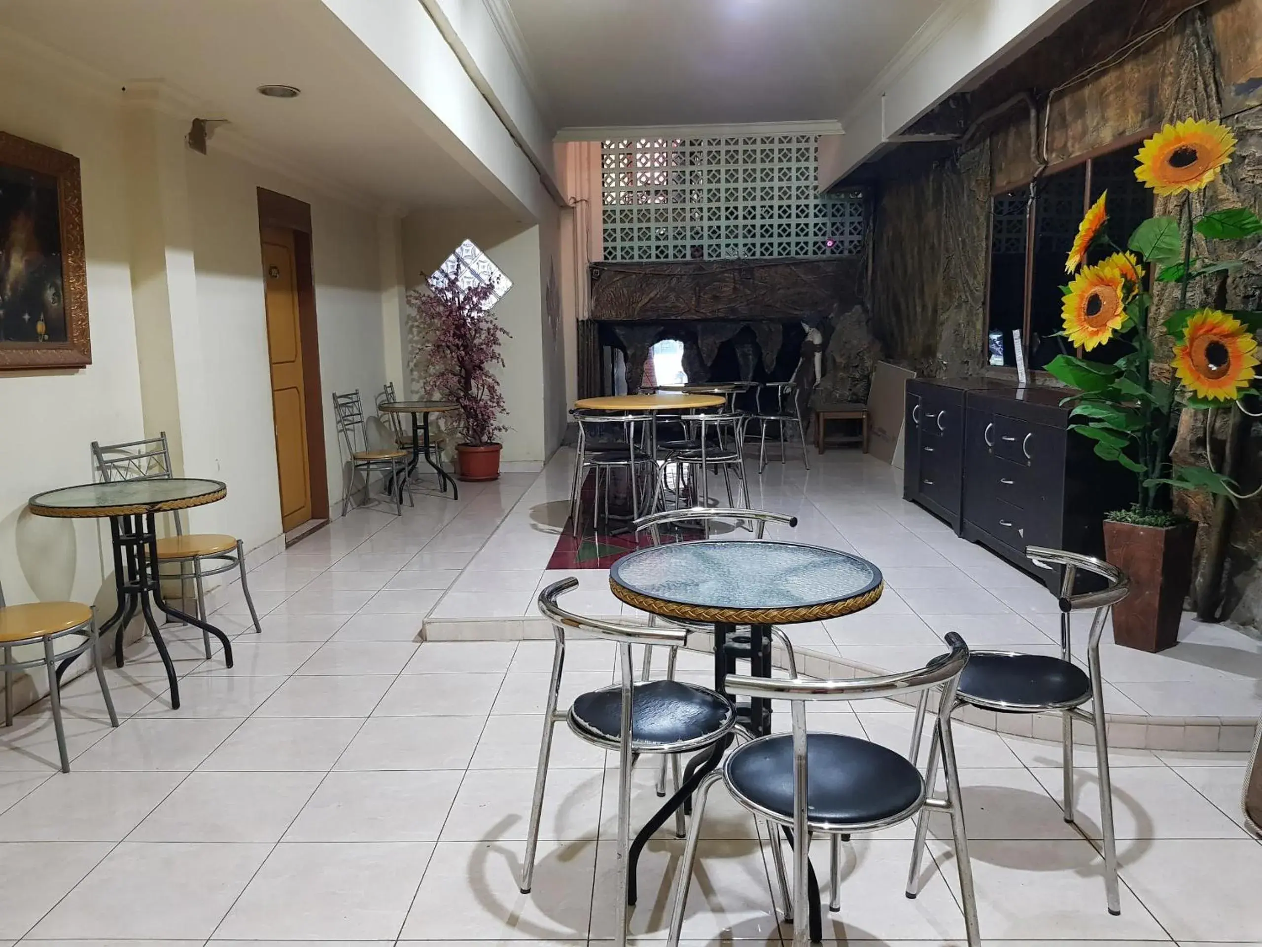 Lobby or reception in Hotel O Istana Lobby or reception in Hotel O Istana