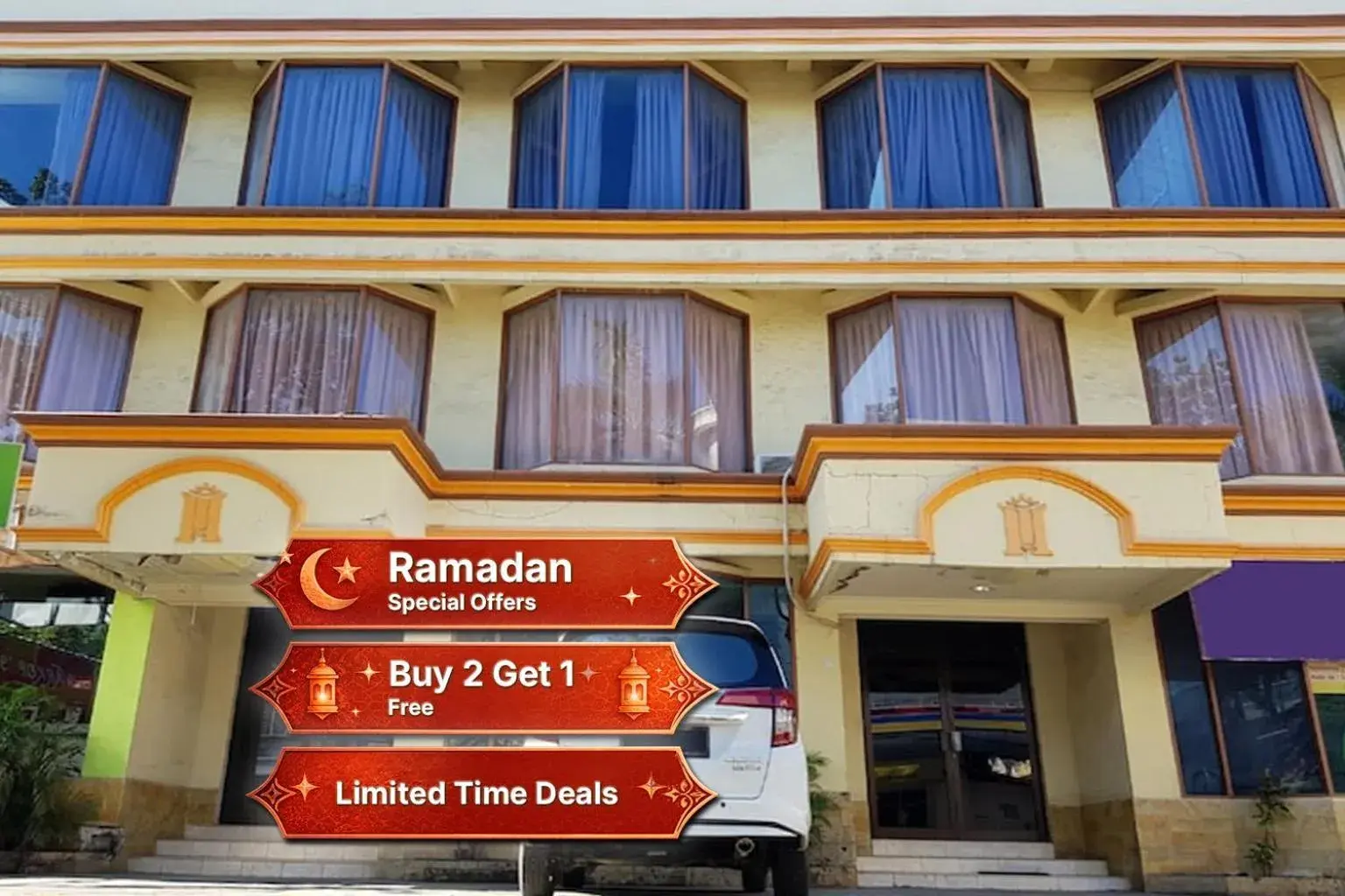 Facade/entrance in Hotel O Istana Facade/entrance in Hotel O Istana