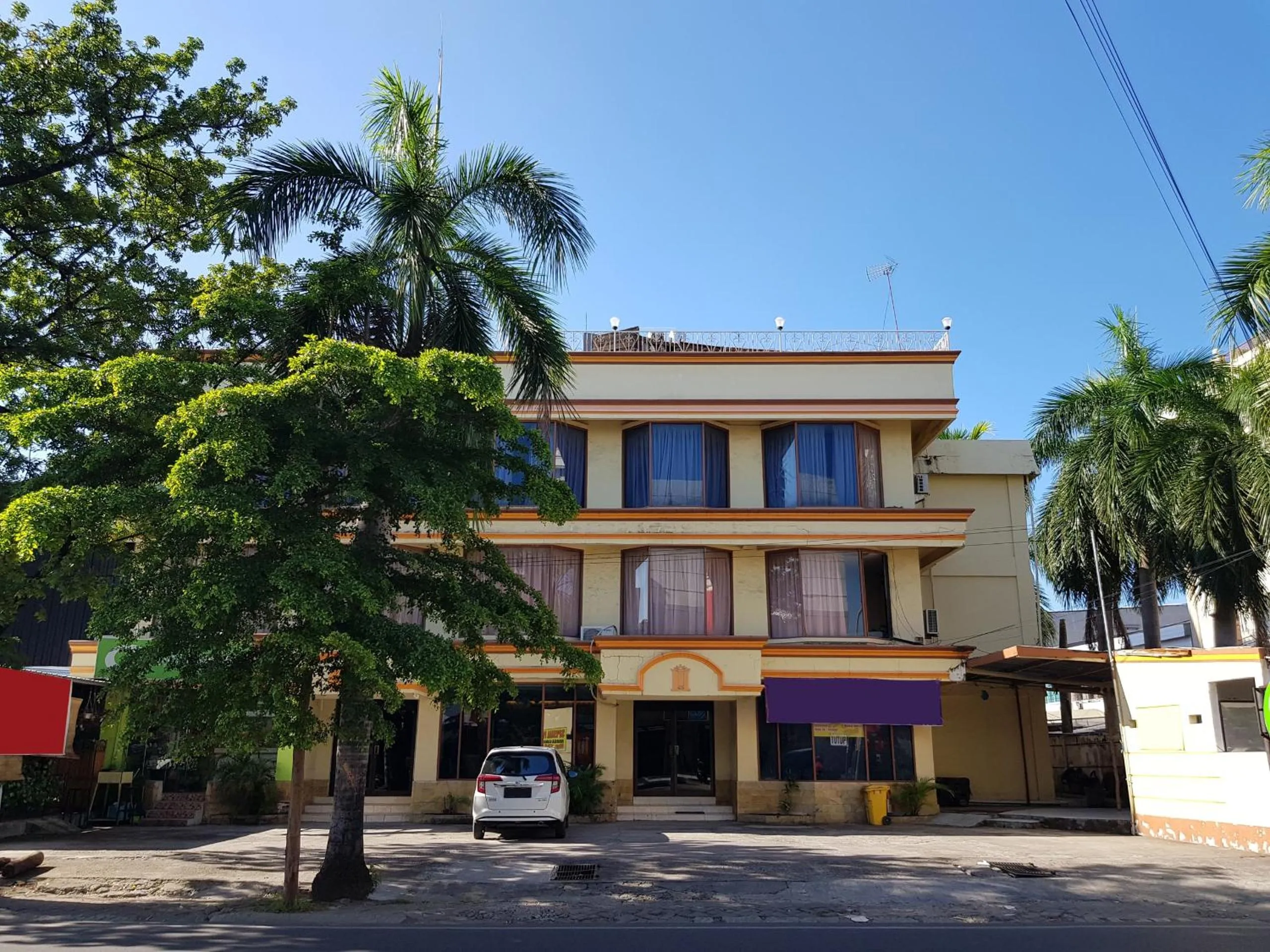 Facade/entrance in Hotel O Istana