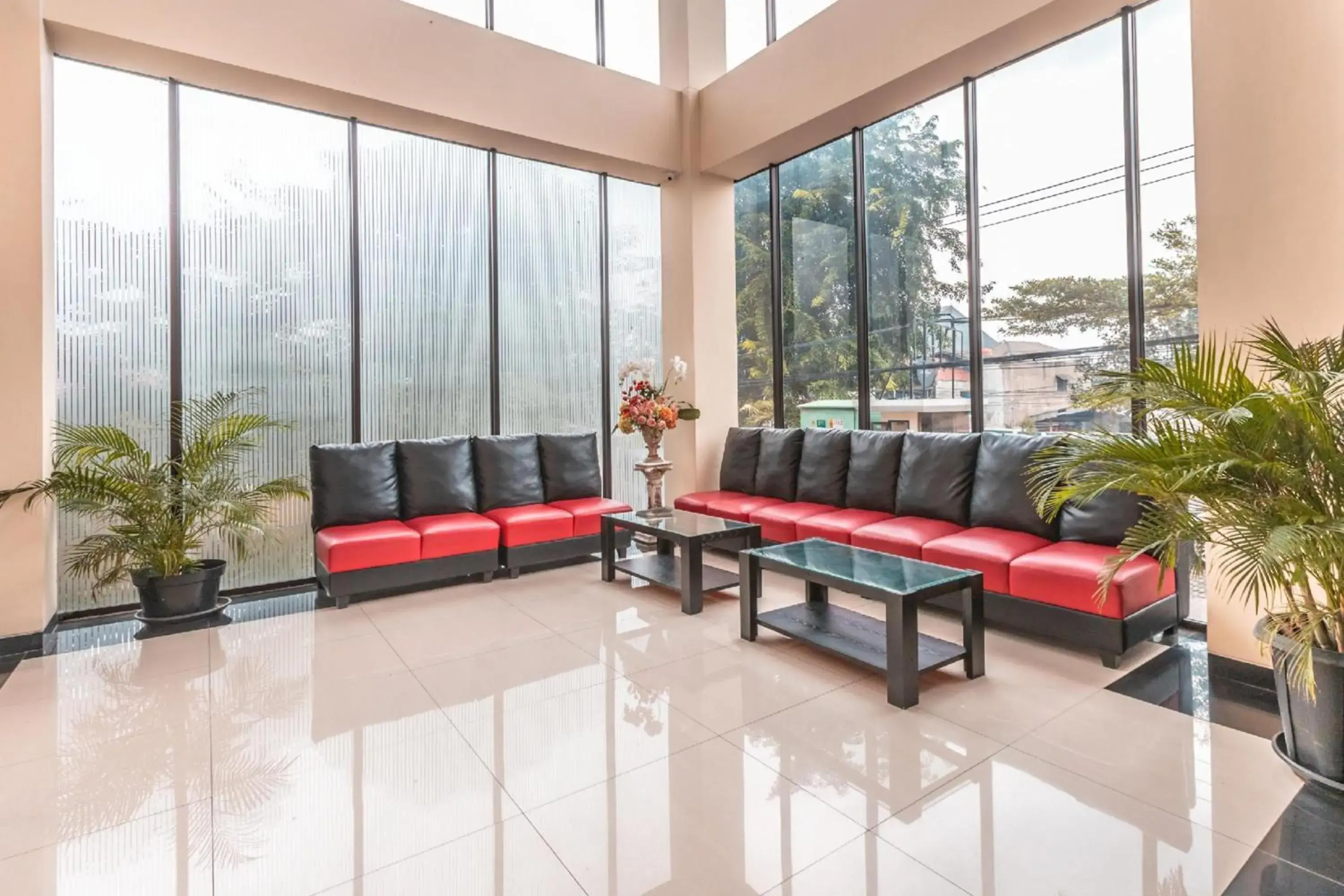 Lobby or reception in Collection O Hotel Igloo Lobby or reception in Collection O Hotel Igloo