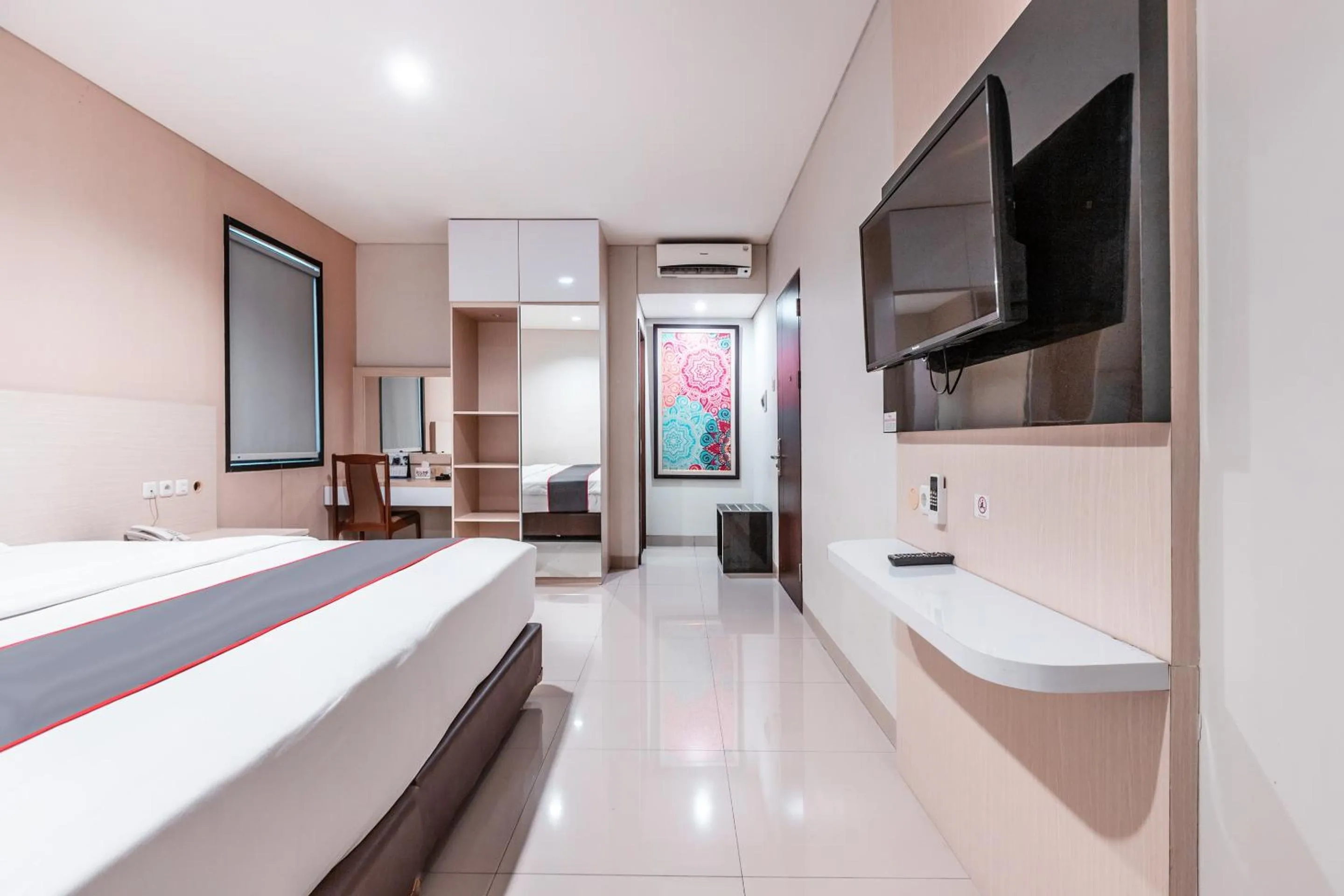 Photo of the whole room, Bed in Collection O Hotel Igloo