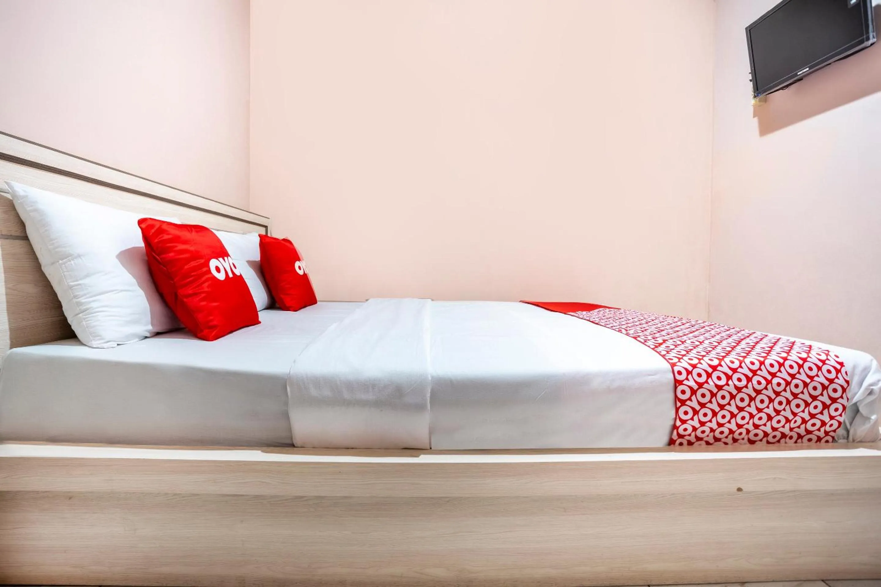 Bedroom, Room Photo in SPOT ON 2974 Penginapan Roma 88