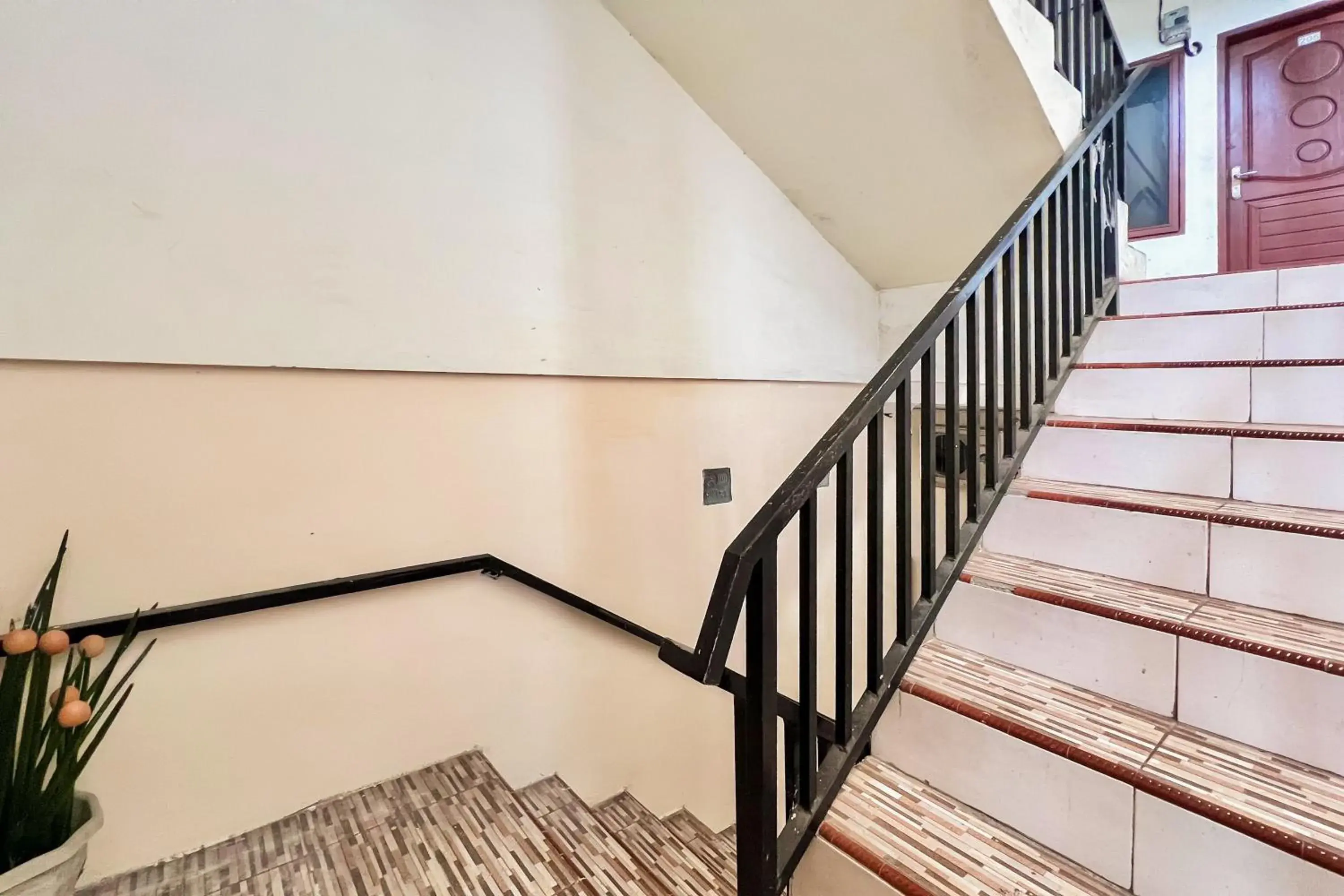 Property building in RedDoorz at Golden Gateway Medan Property building in RedDoorz at Golden Gateway Medan