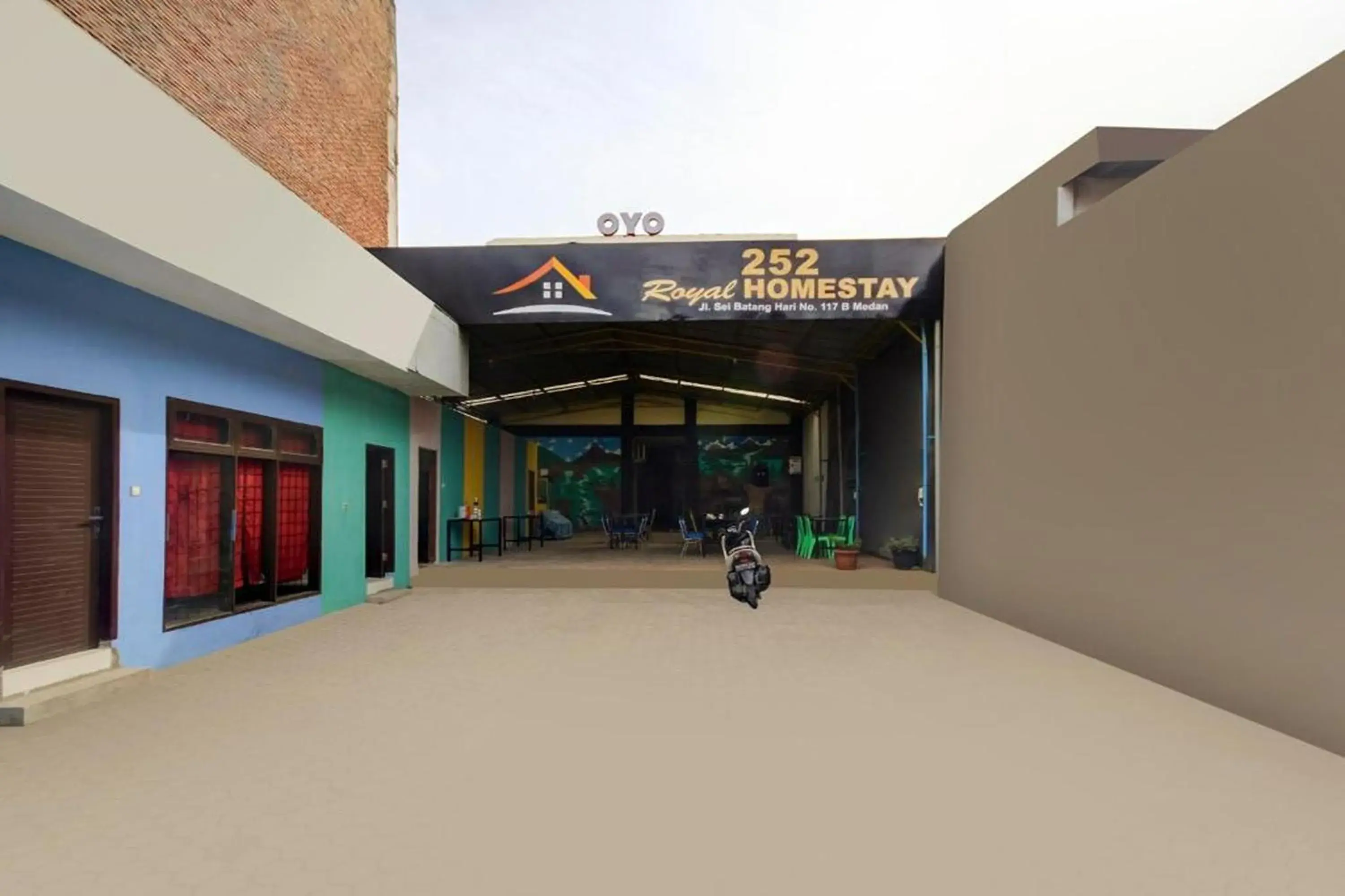 Facade/entrance in Homestay 252 Syariah Facade/entrance in Homestay 252 Syariah