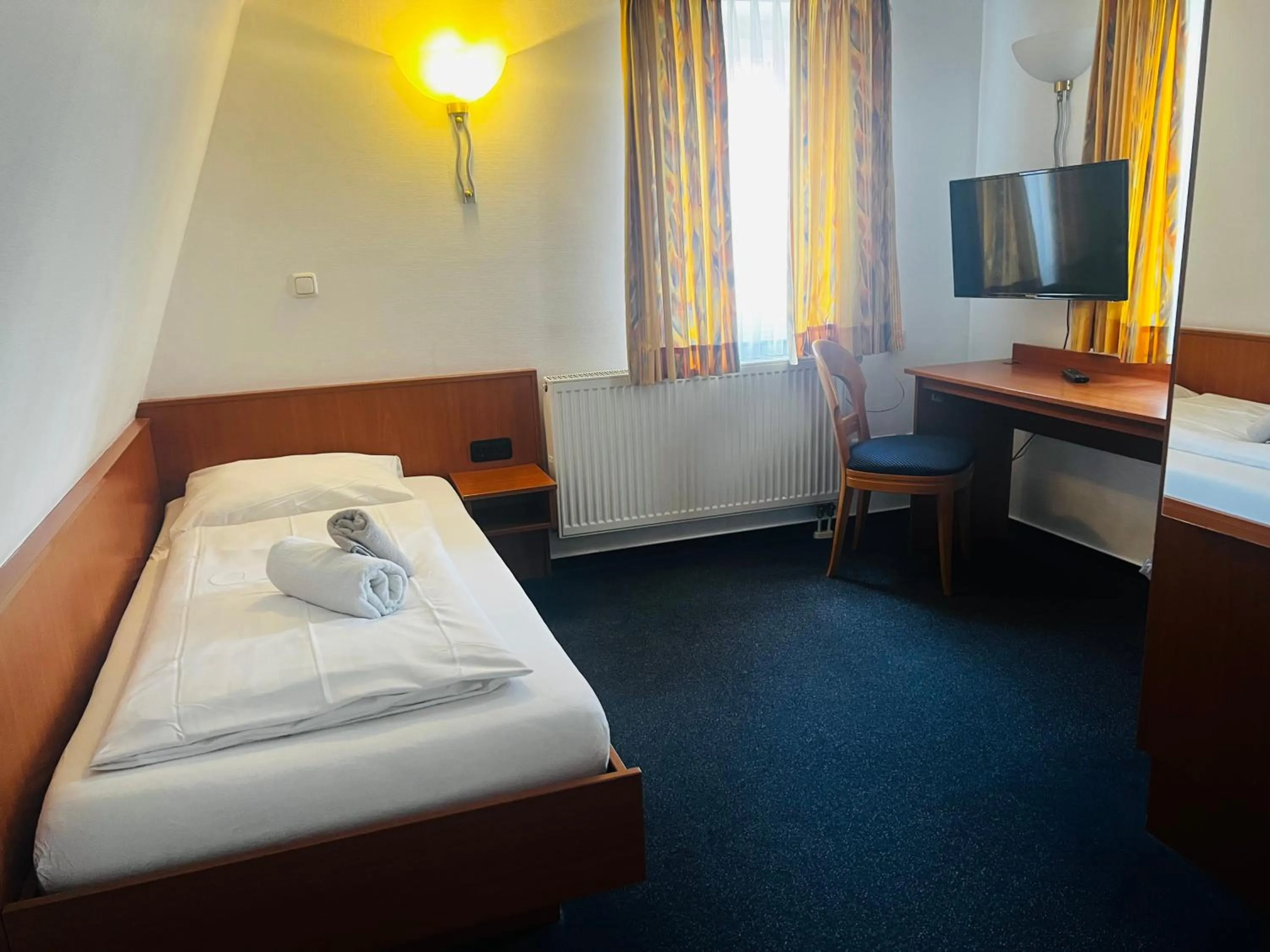 Photo of the whole room, Bed in Hotel am Malerwinkel
