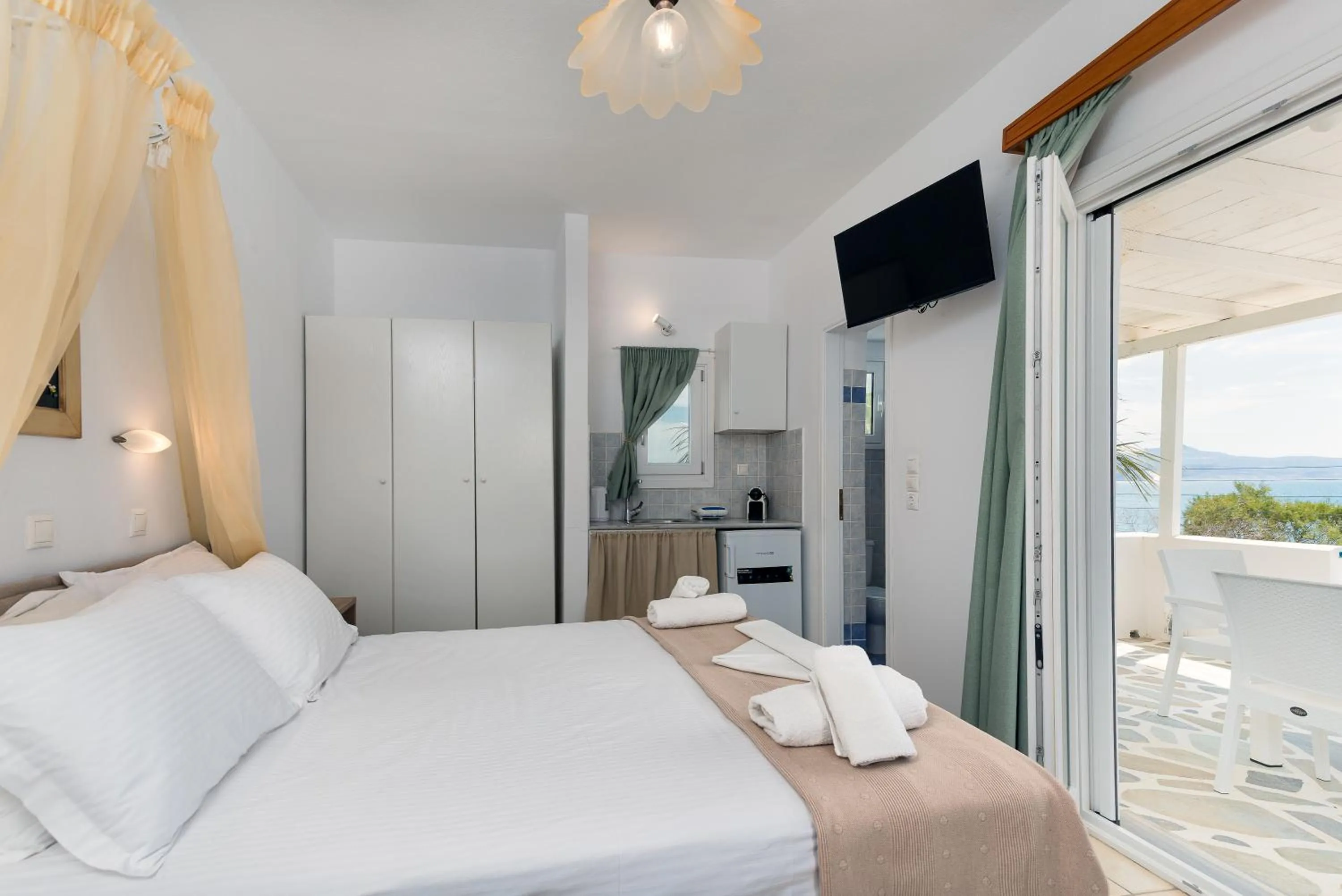 Bedroom, Bed in Akteon Hotel