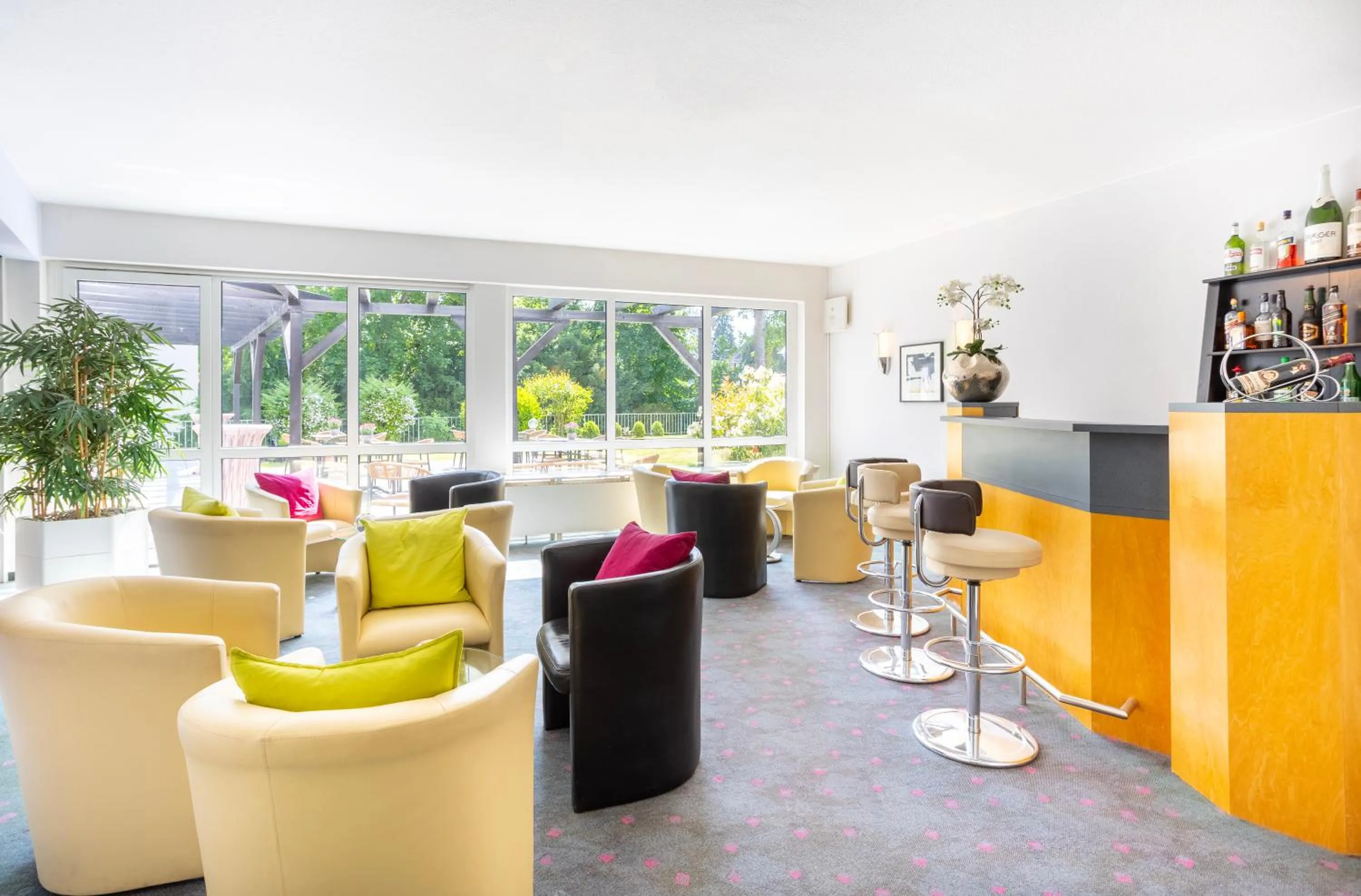 Lounge or bar in Concorde Hotel Viktoria