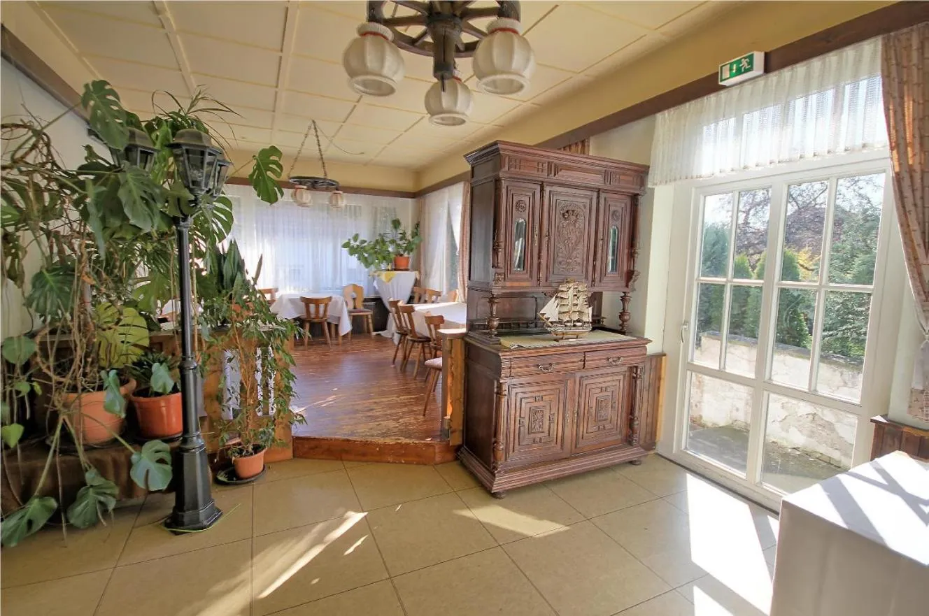 Restaurant/places to eat in Lechstedter Obstweinschänke