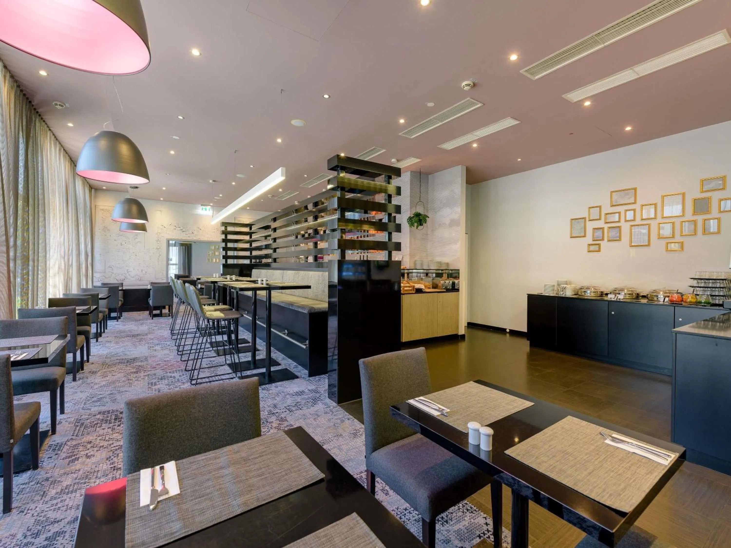 Breakfast in Mercure Hotel Würzburg am Mainufer