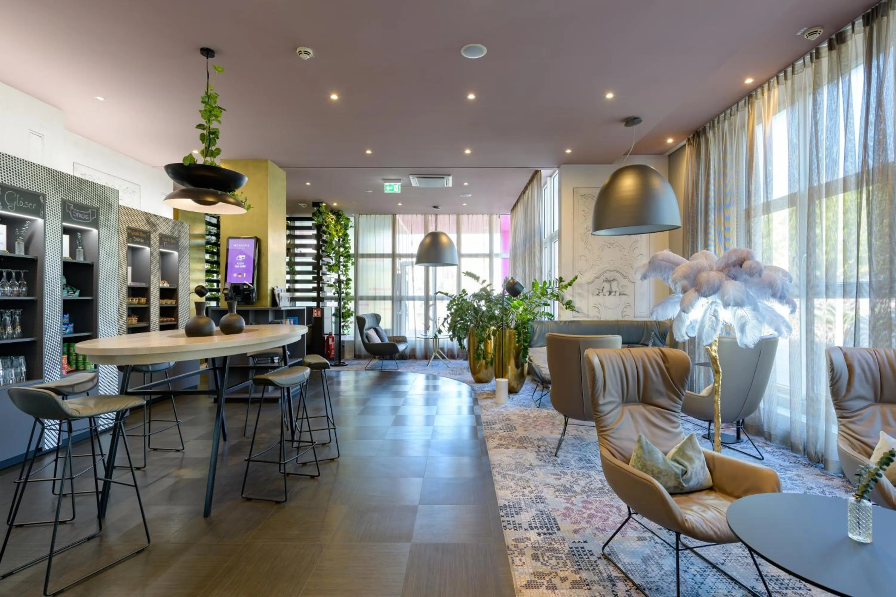 Restaurant/places to eat in Mercure Hotel Würzburg am Mainufer