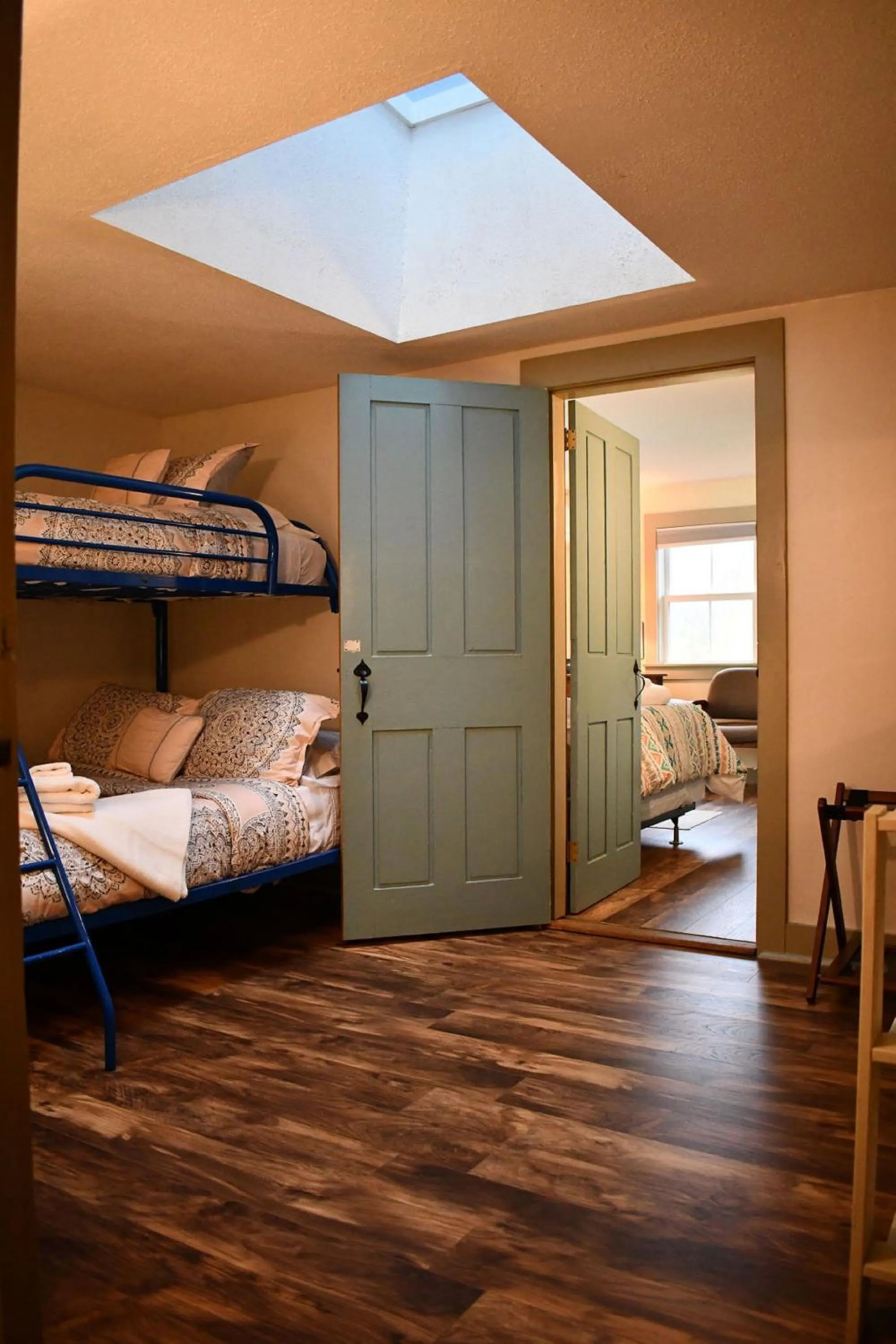 bunk bed, Bed in Brook Road Inn