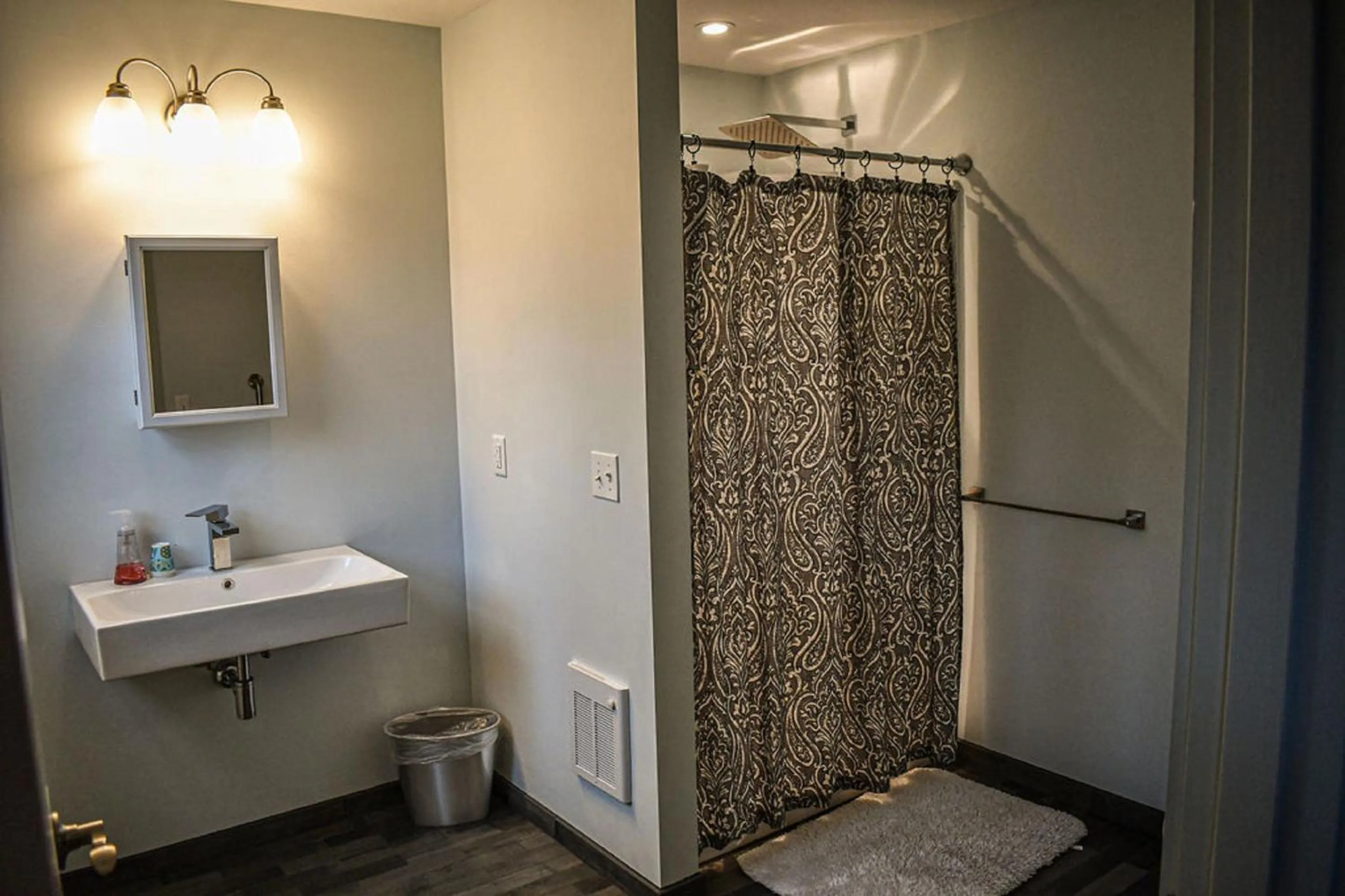 Bathroom in Brook Road Inn