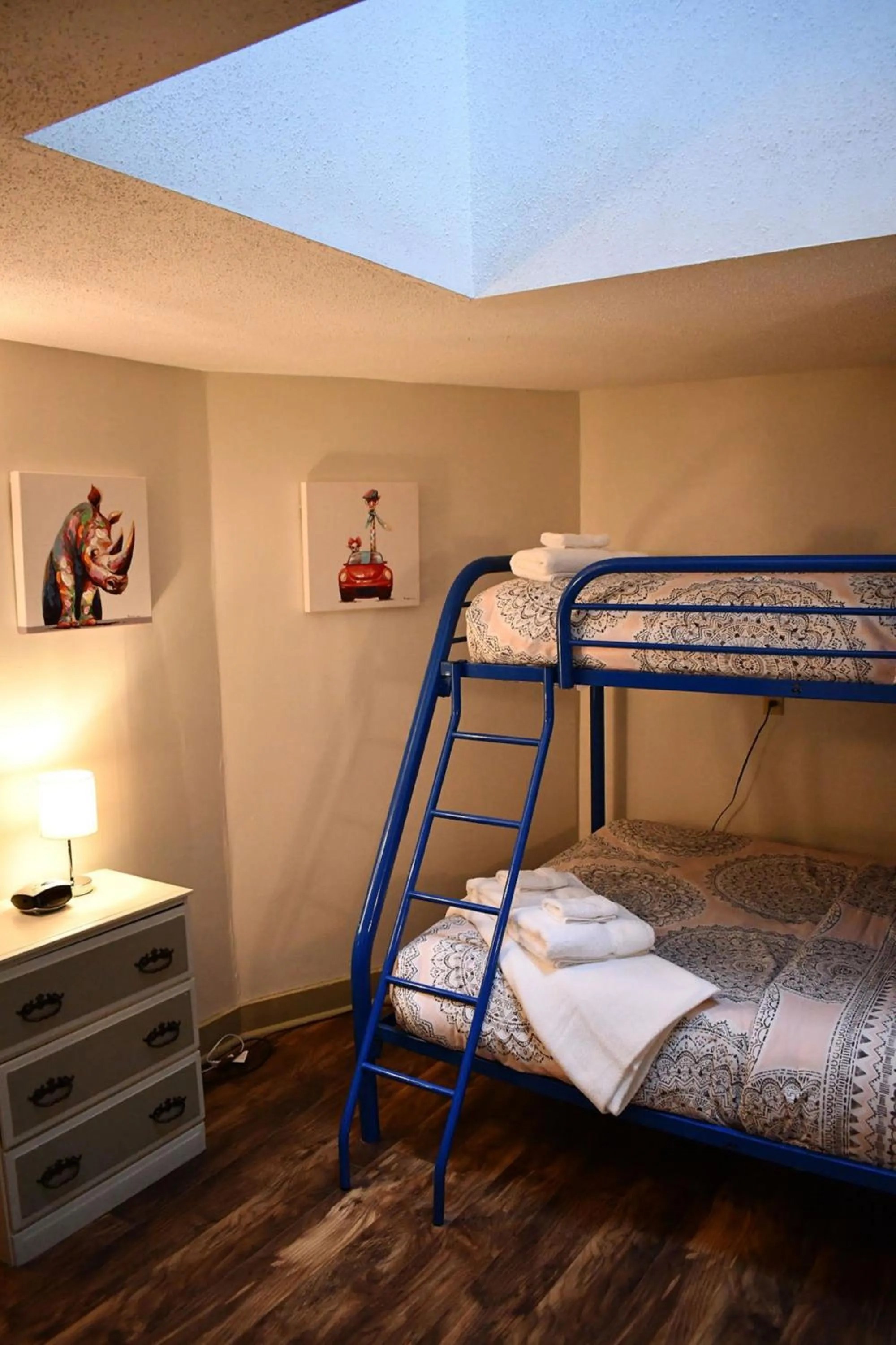 bunk bed, Bed in Brook Road Inn