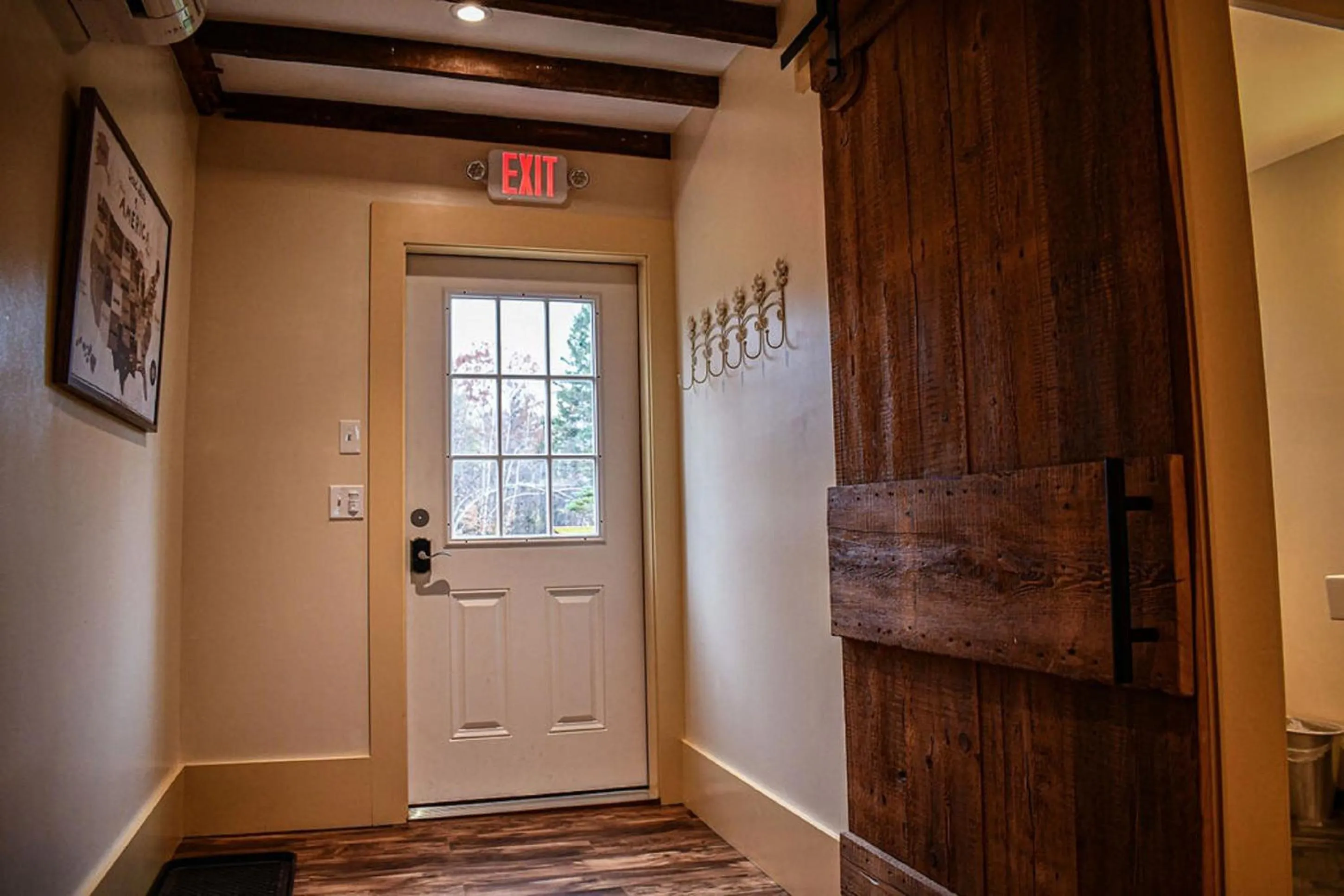 Facade/entrance in Brook Road Inn