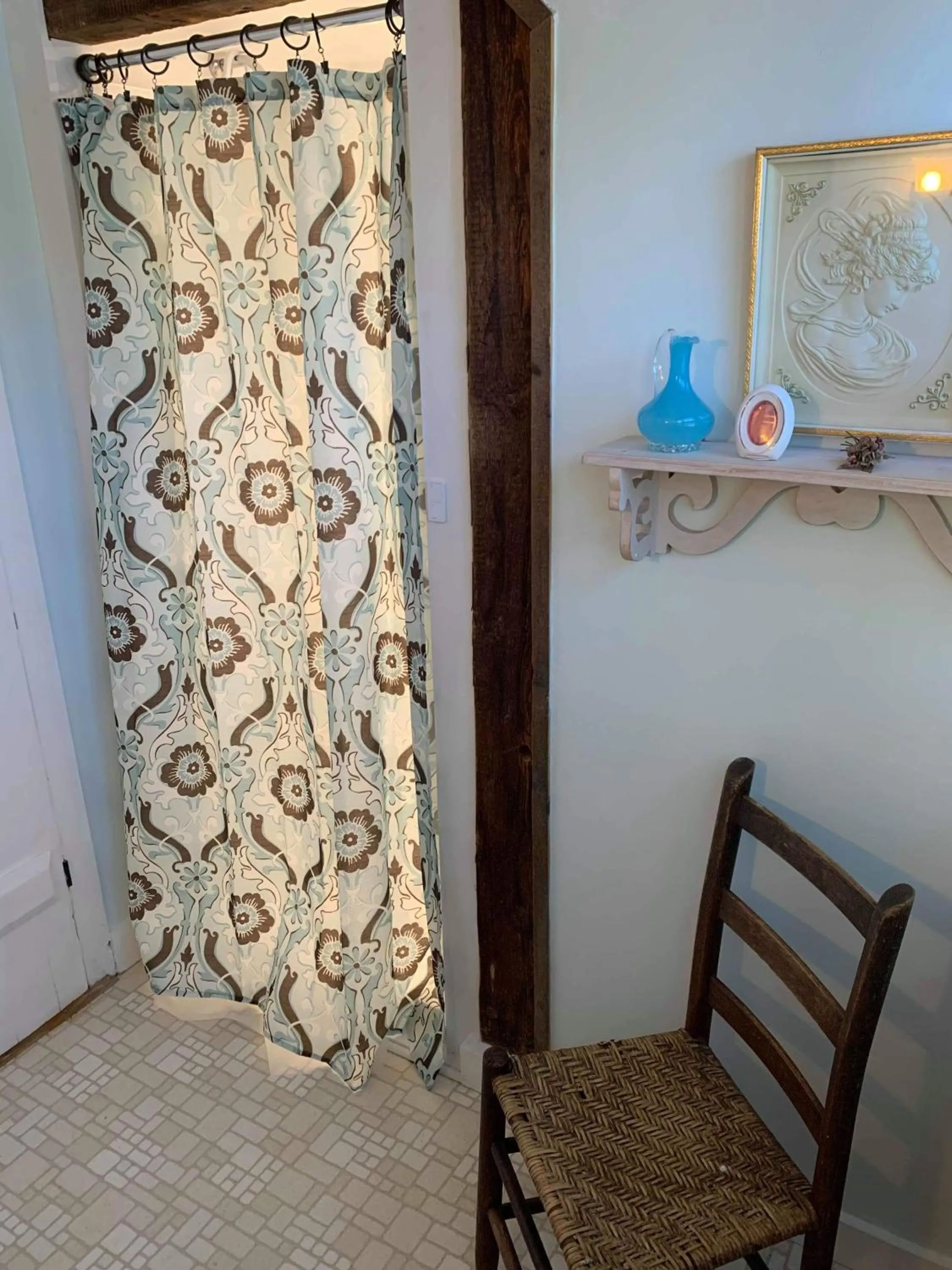 Bathroom in Brook Road Inn